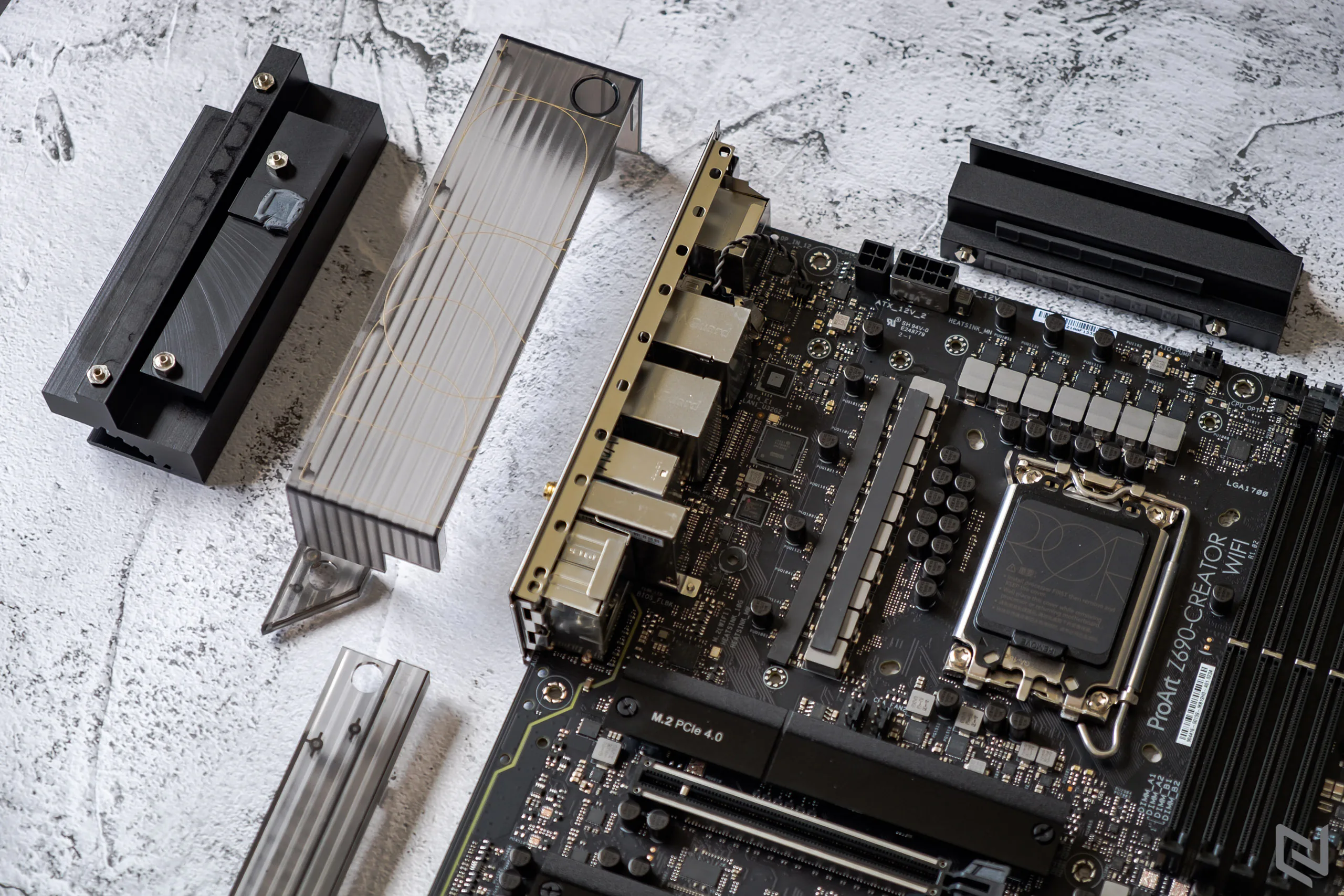 Mở hộp bo mạch chủ ASUS ProArt Z690-CREATOR WIFI: Đơn giản nhưng không hề tầm thường, dành cho các nhà sáng tạo nội dung