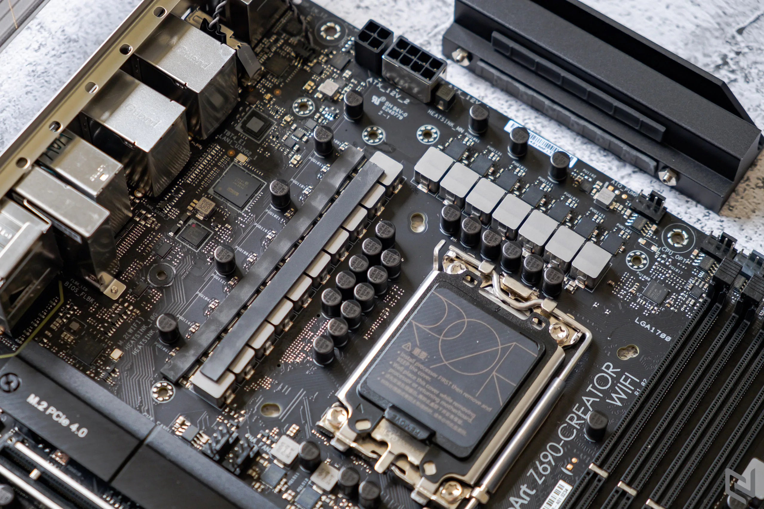 Mở hộp bo mạch chủ ASUS ProArt Z690-CREATOR WIFI: Đơn giản nhưng không hề tầm thường, dành cho các nhà sáng tạo nội dung