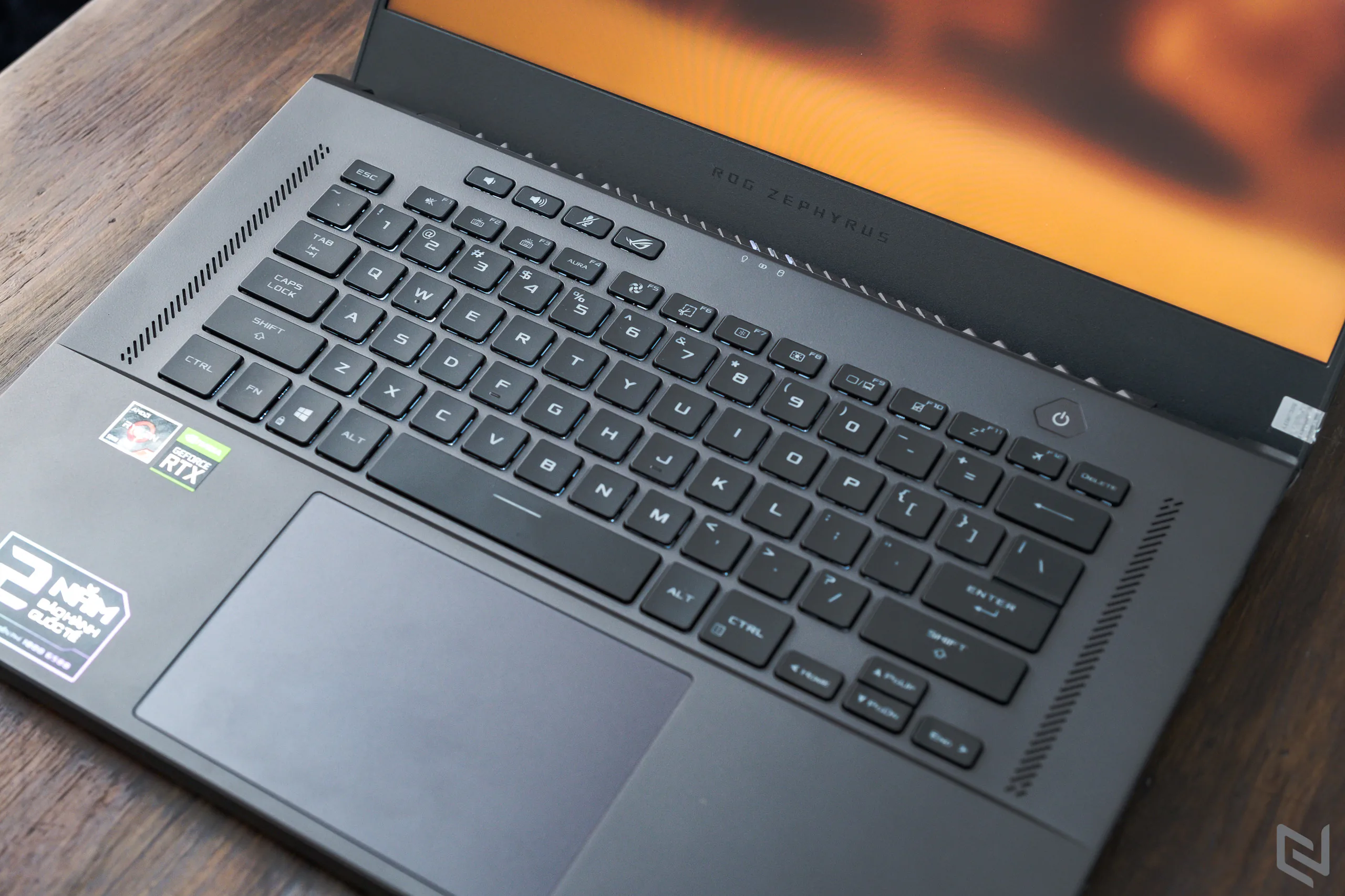 Trên tay ASUS ROG Zephyrus G15 2021: Đơn giản nhưng mạnh mẽ, sự nâng cấp đáng ngỡ ngàng với hiệu năng khủng