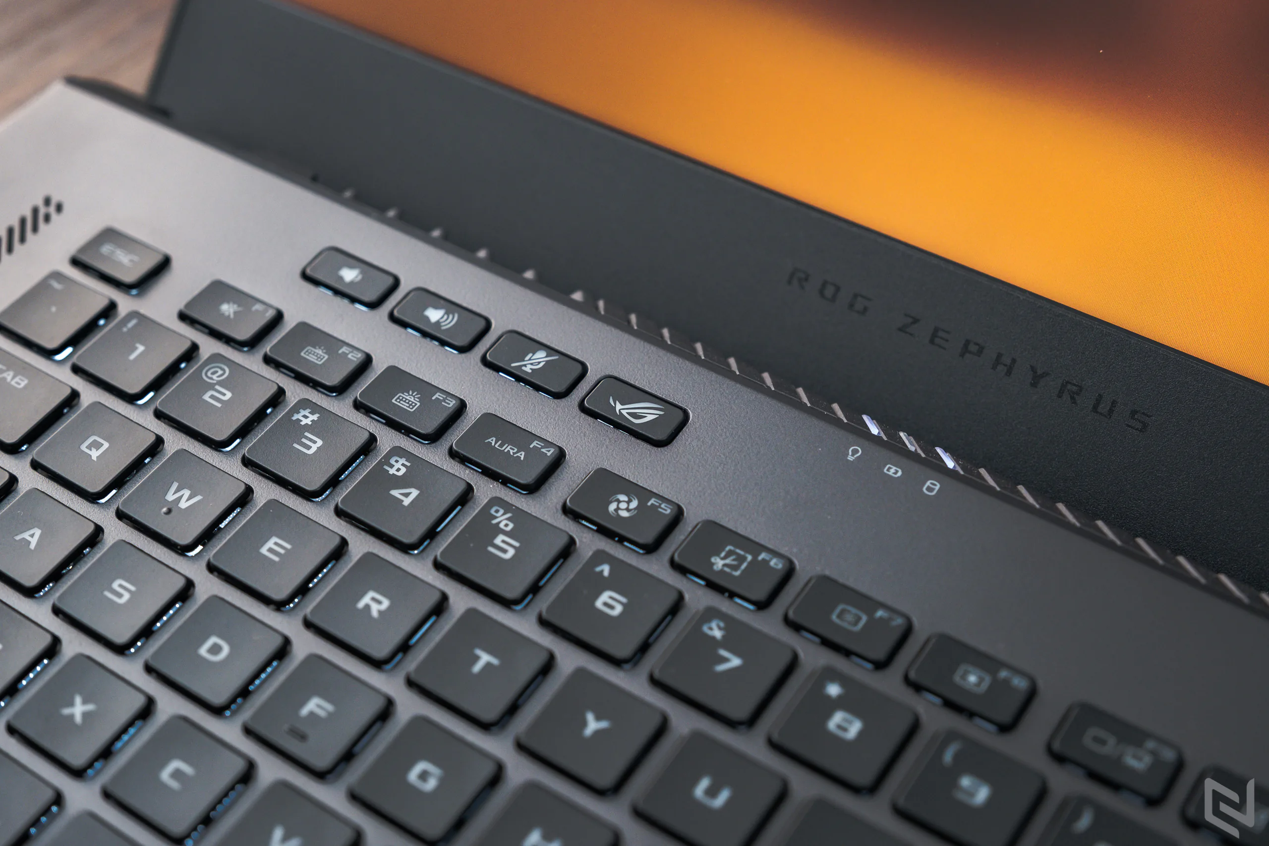 Trên tay ASUS ROG Zephyrus G15 2021: Đơn giản nhưng mạnh mẽ, sự nâng cấp đáng ngỡ ngàng với hiệu năng khủng