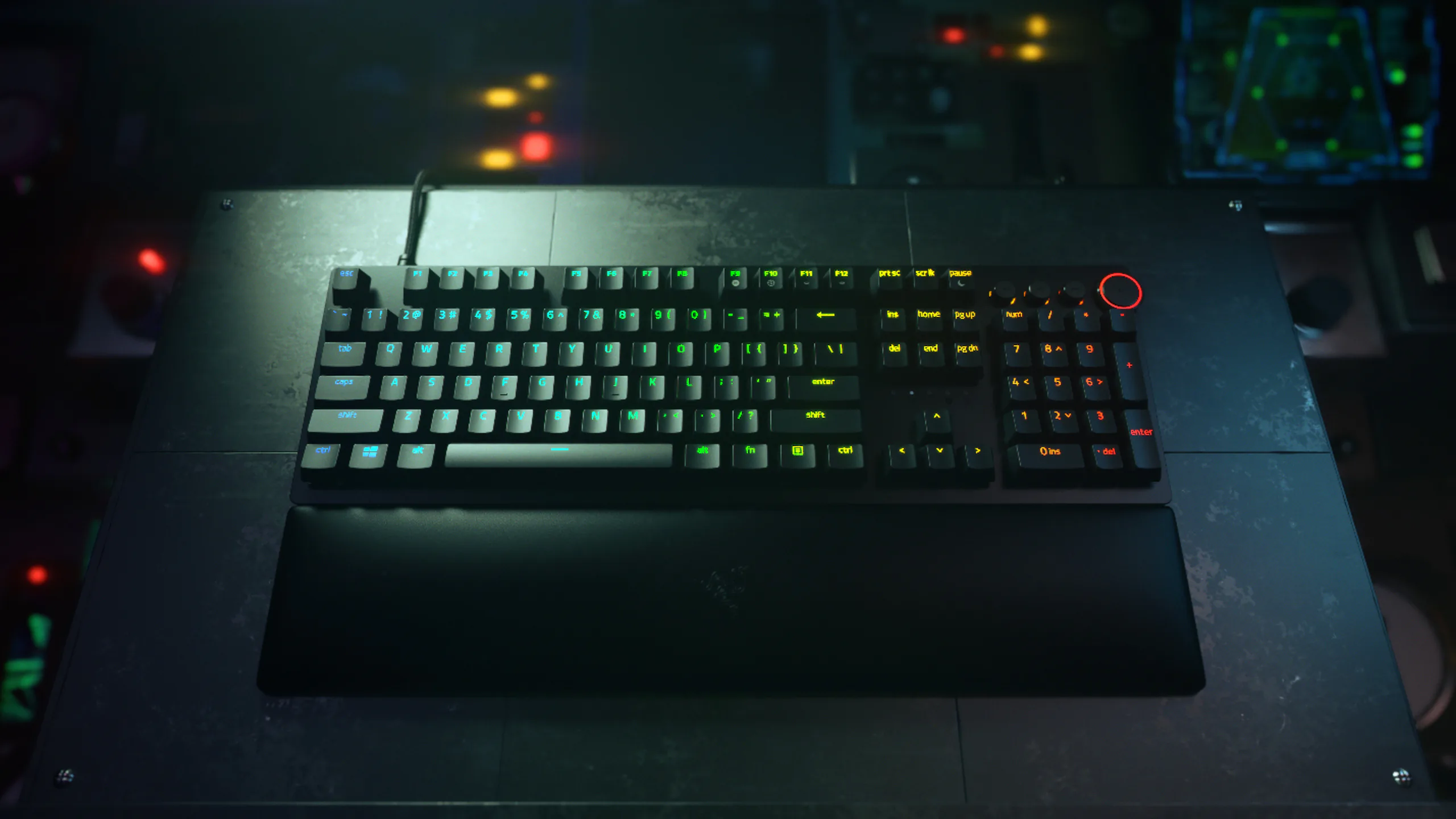 Cận cảnh bàn phím nhanh nhất thế giới - Razer Huntsman V2