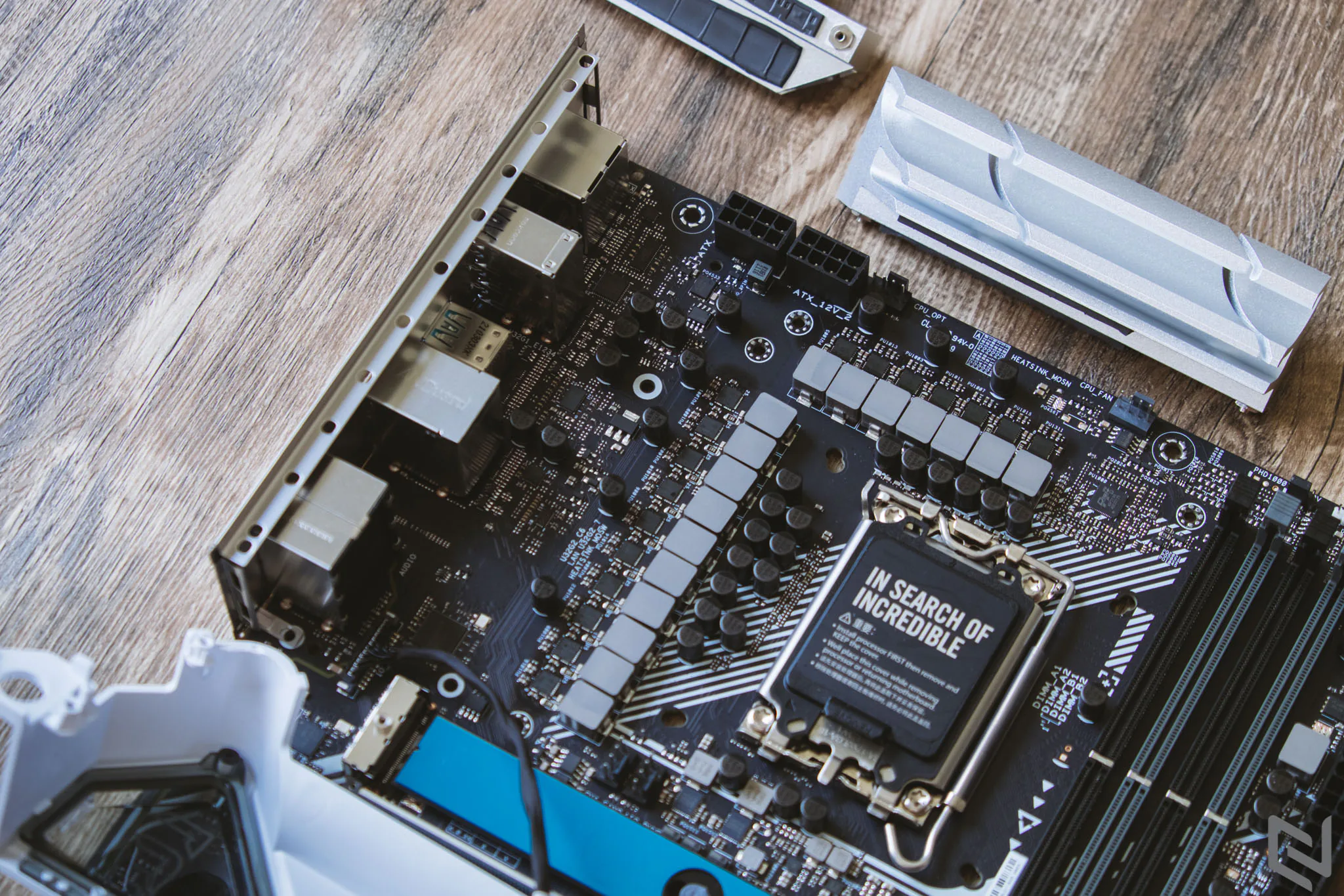 Trên tay chiếc bo mạch chủ ASUS Prime Z690-A: Tối ưu hiệu năng thông minh, hỗ trợ Intel Core 12th và trang bị DDR5
