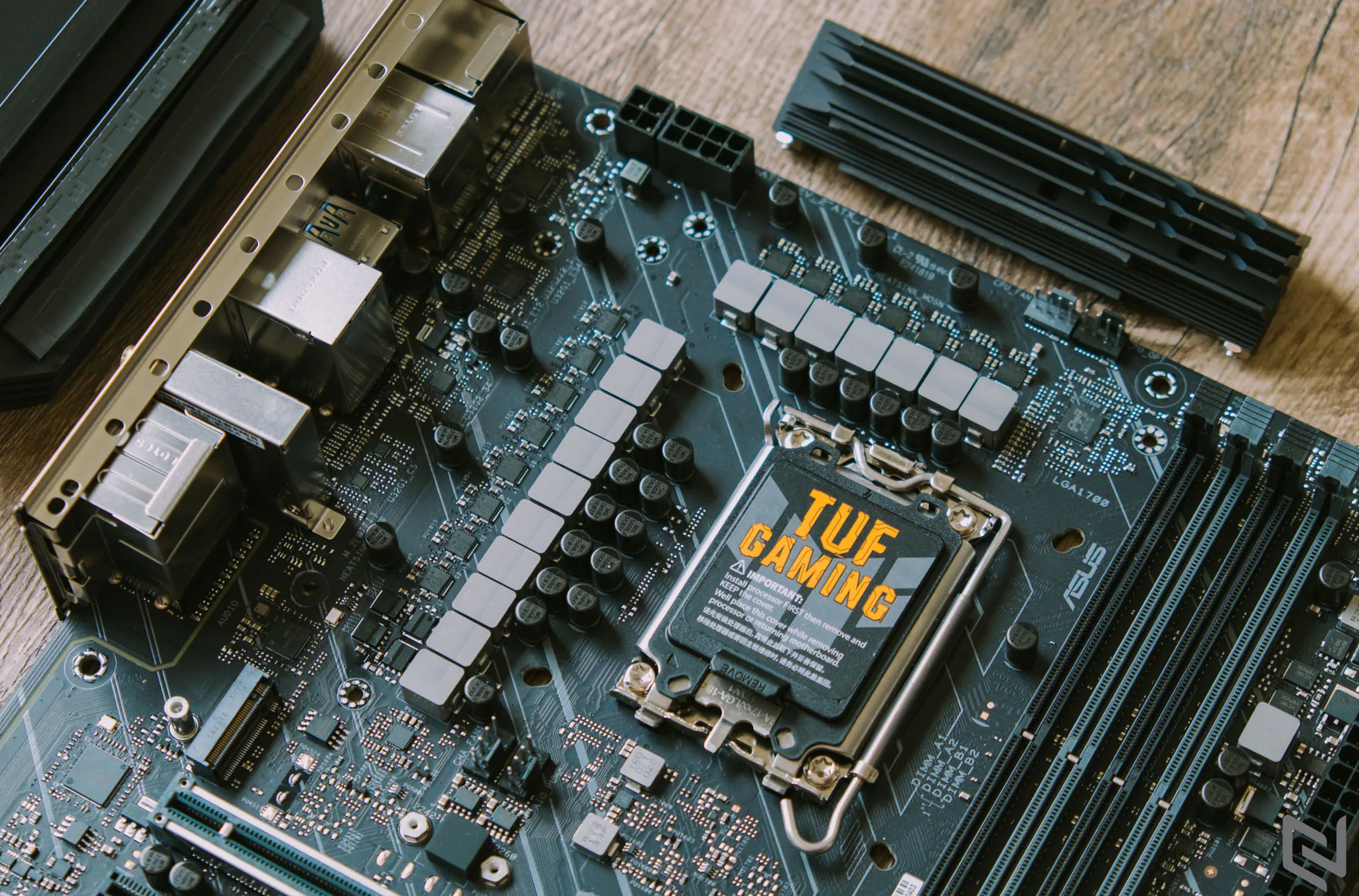 Trên tay bo mạch chủ ASUS TUF Gaming Z690-Plus WiFi D4: Hiệu năng ổn định với hỗ trợ Intel Core 12th