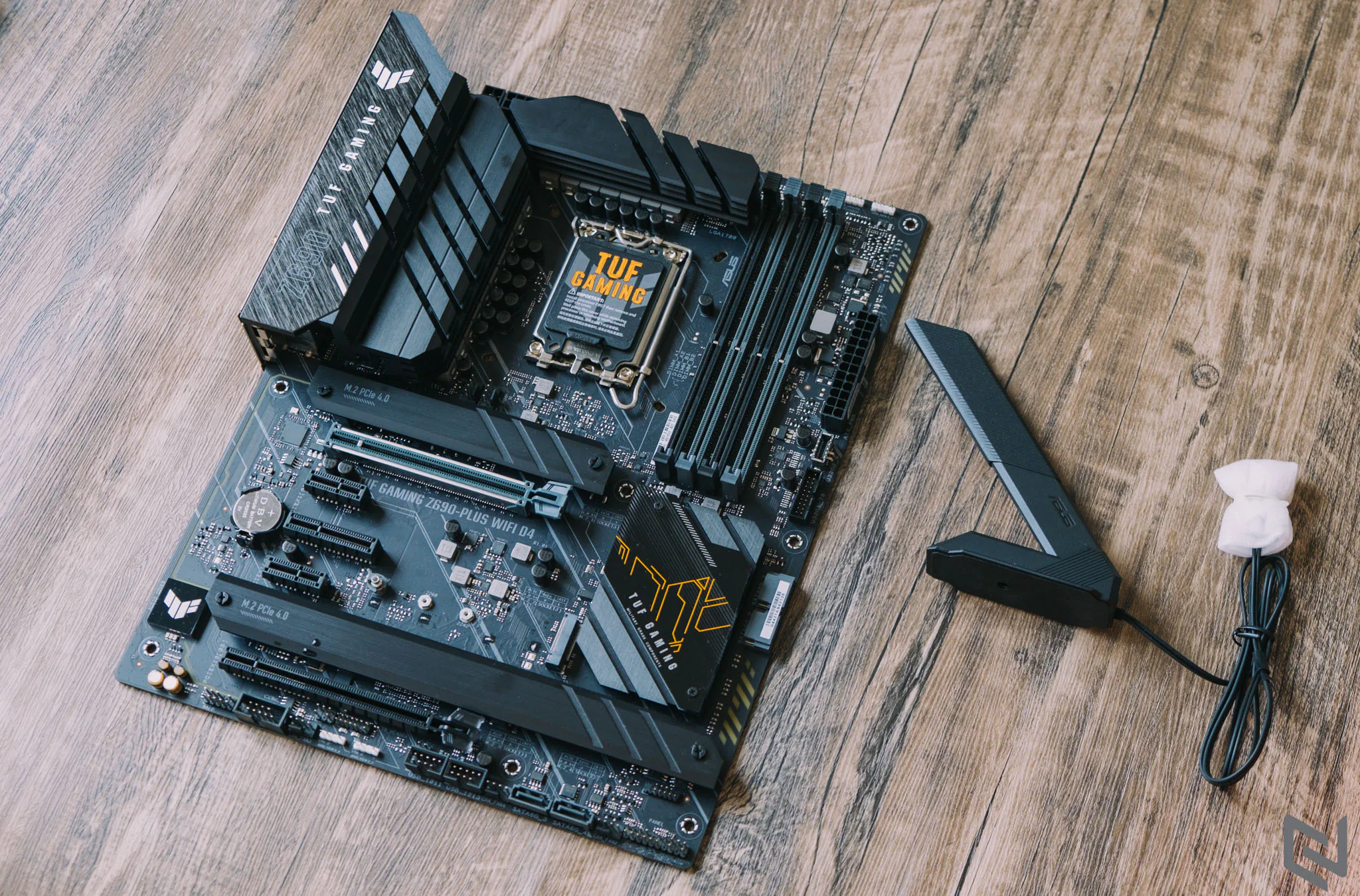 Trên tay bo mạch chủ ASUS TUF Gaming Z690-Plus WiFi D4: Hiệu năng ổn định với hỗ trợ Intel Core 12th