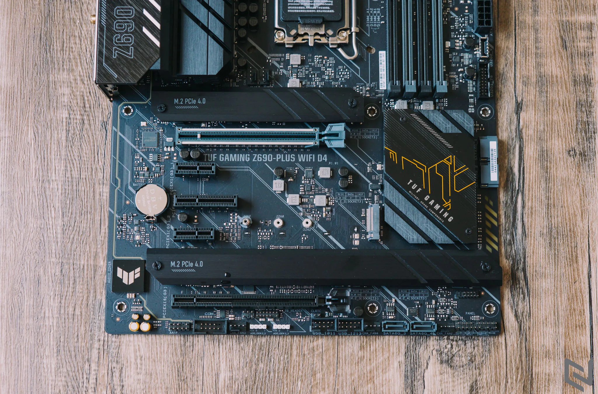 Trên tay bo mạch chủ ASUS TUF Gaming Z690-Plus WiFi D4: Hiệu năng ổn định với hỗ trợ Intel Core 12th