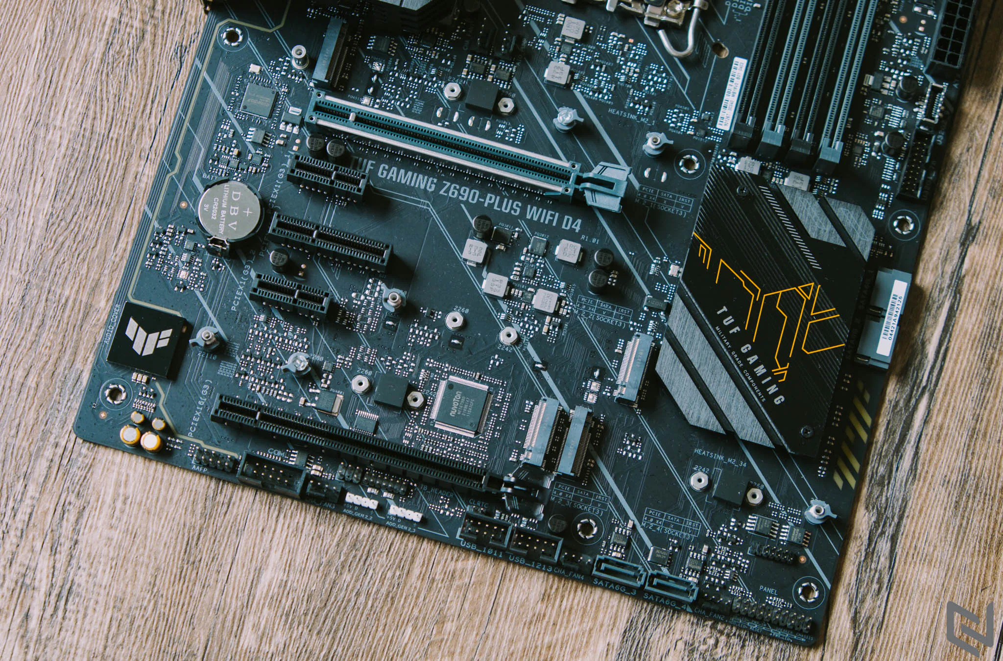 Trên tay bo mạch chủ ASUS TUF Gaming Z690-Plus WiFi D4: Hiệu năng ổn định với hỗ trợ Intel Core 12th