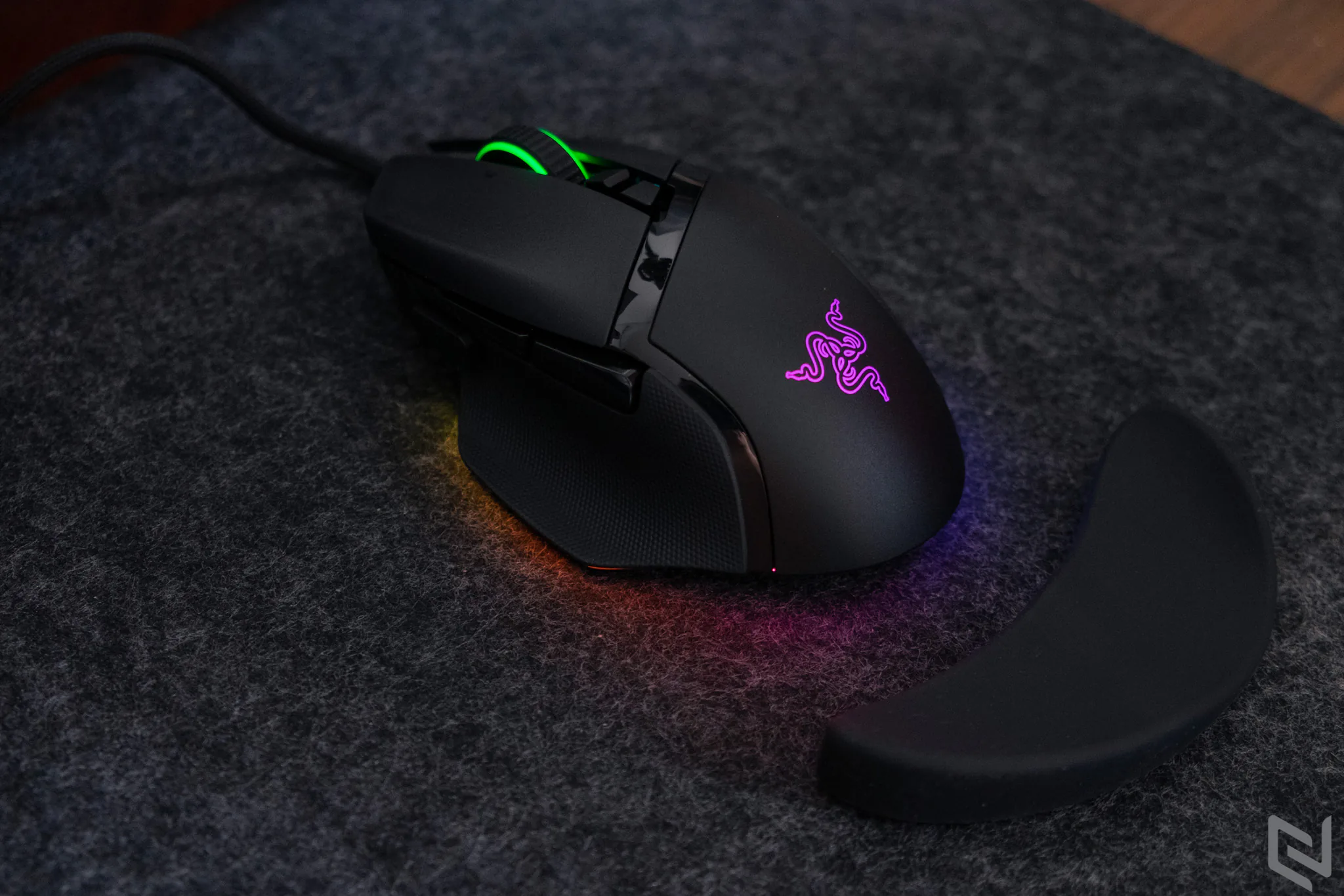 Đánh giá chuột chơi game Razer Basilisk V3: Hiệu năng khủng, hiệu ứng đèn LED đẹp, gần chạm ngưỡng hoàn mỹ