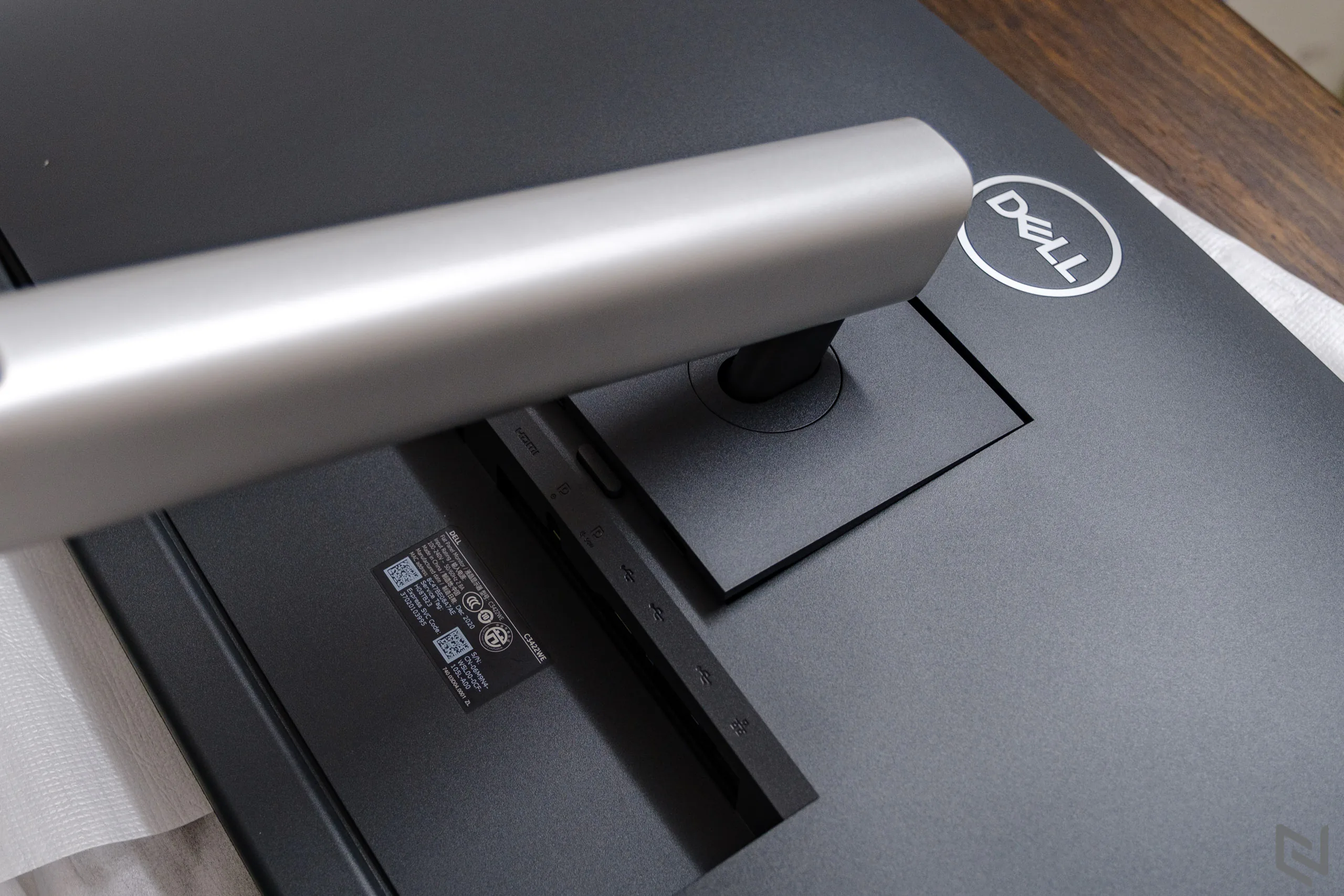 Đánh giá màn hình Dell C3422WE: Kích thước 34-inch tỉ lệ 21:9, độ phân giải WQHD, tích hợp loa và webcam