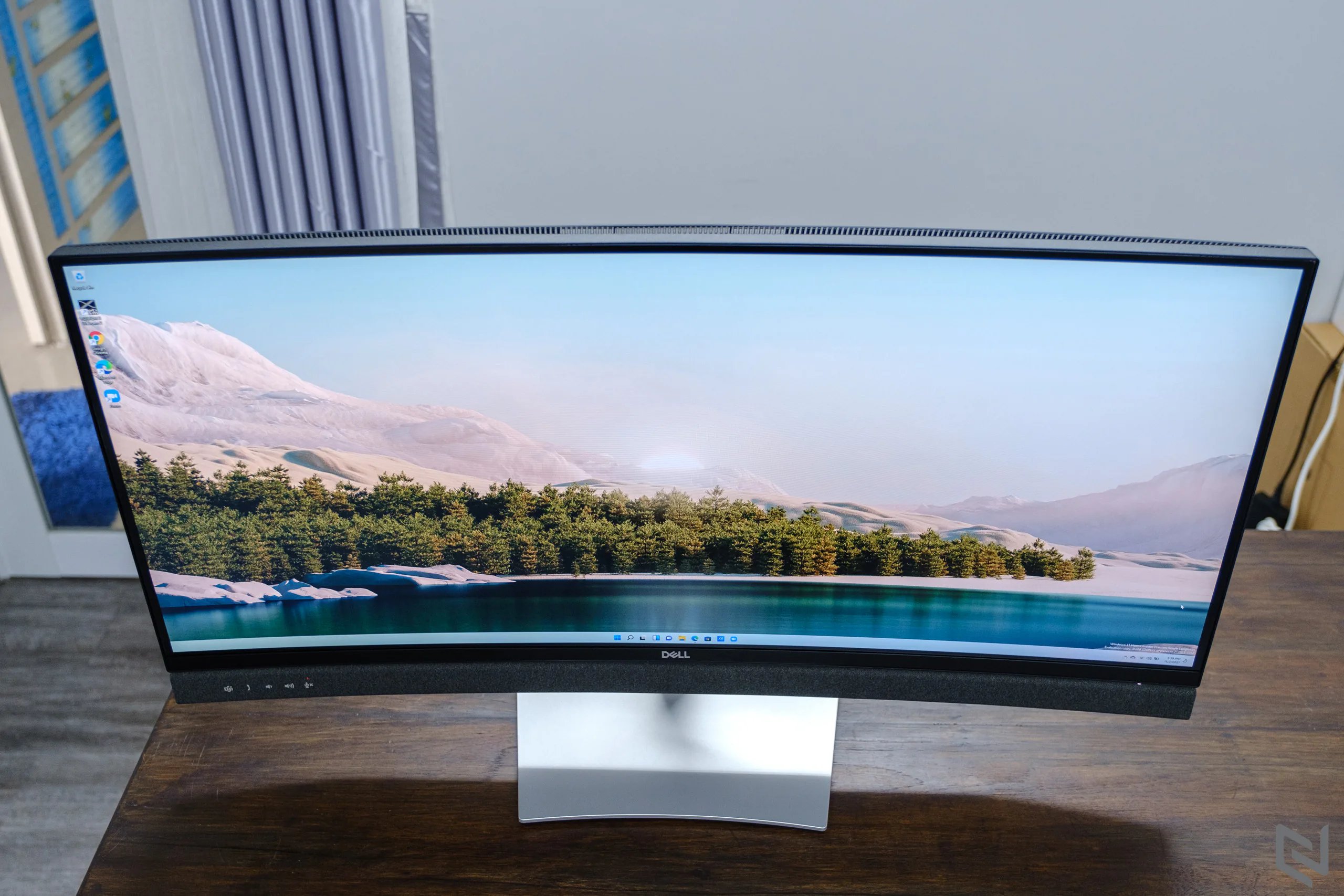 Đánh giá màn hình Dell C3422WE: Kích thước 34-inch tỉ lệ 21:9, độ phân giải WQHD, tích hợp loa và webcam