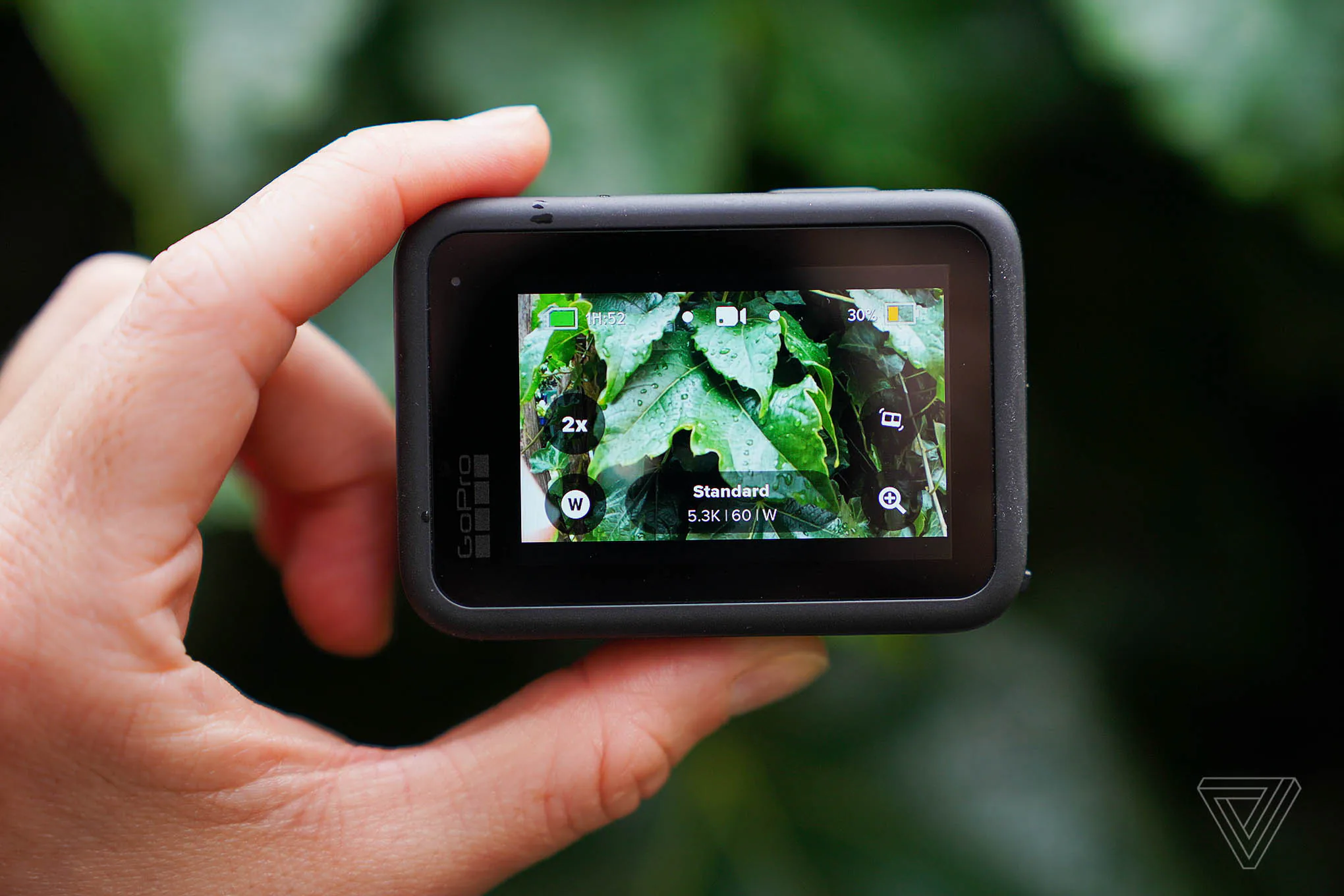 GoPro Hero10 nhận nâng cấp hỗ trợ Max Lens Mod, quay 5.3K SuperView và quay 24p