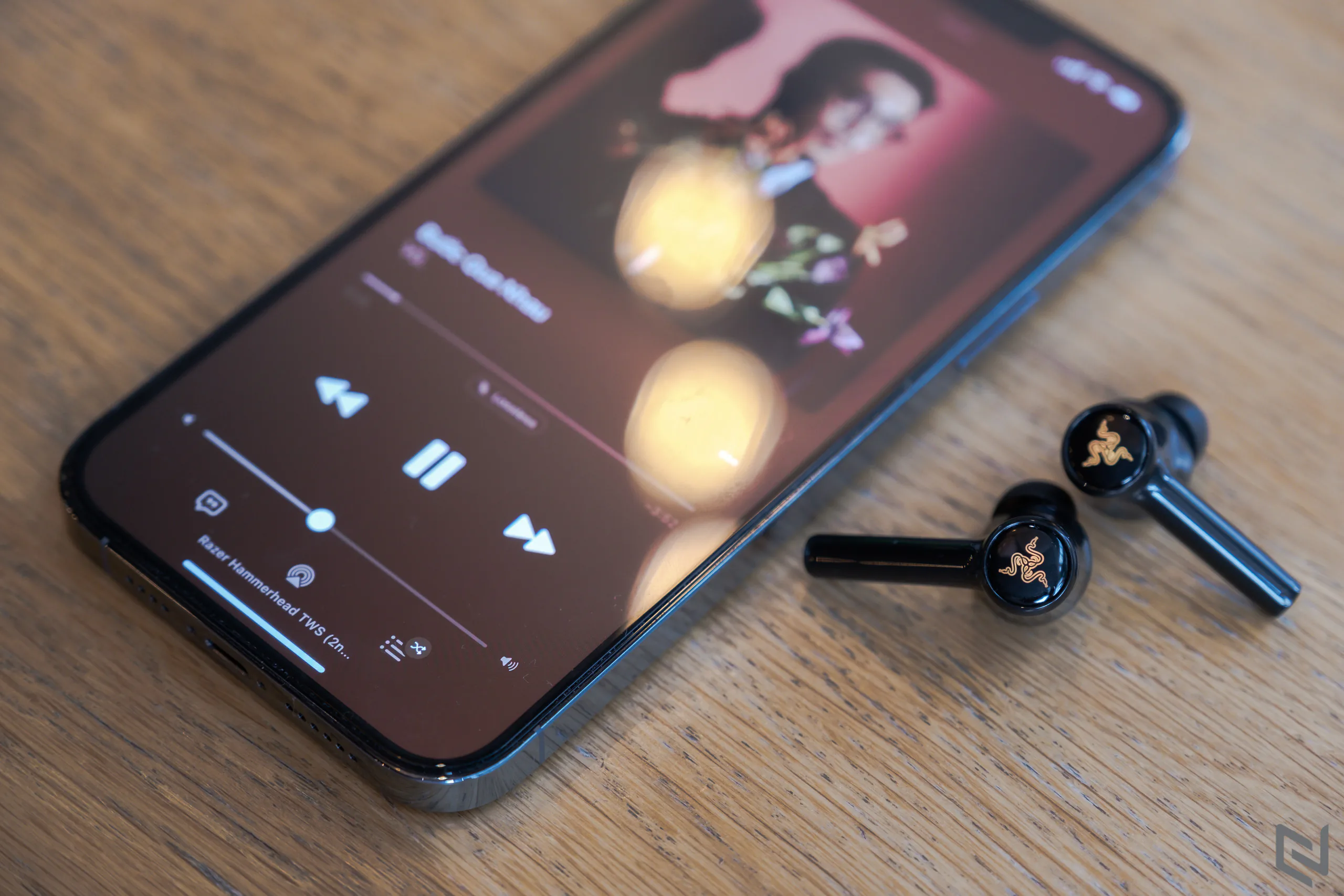 Đánh giá Razer HammerHead True Wireless 2021: Tai nghe không dây đậm chất game thủ, đèn LED đẹp mắt, chế độ Gaming Mode giảm độ trễ ấn tượng