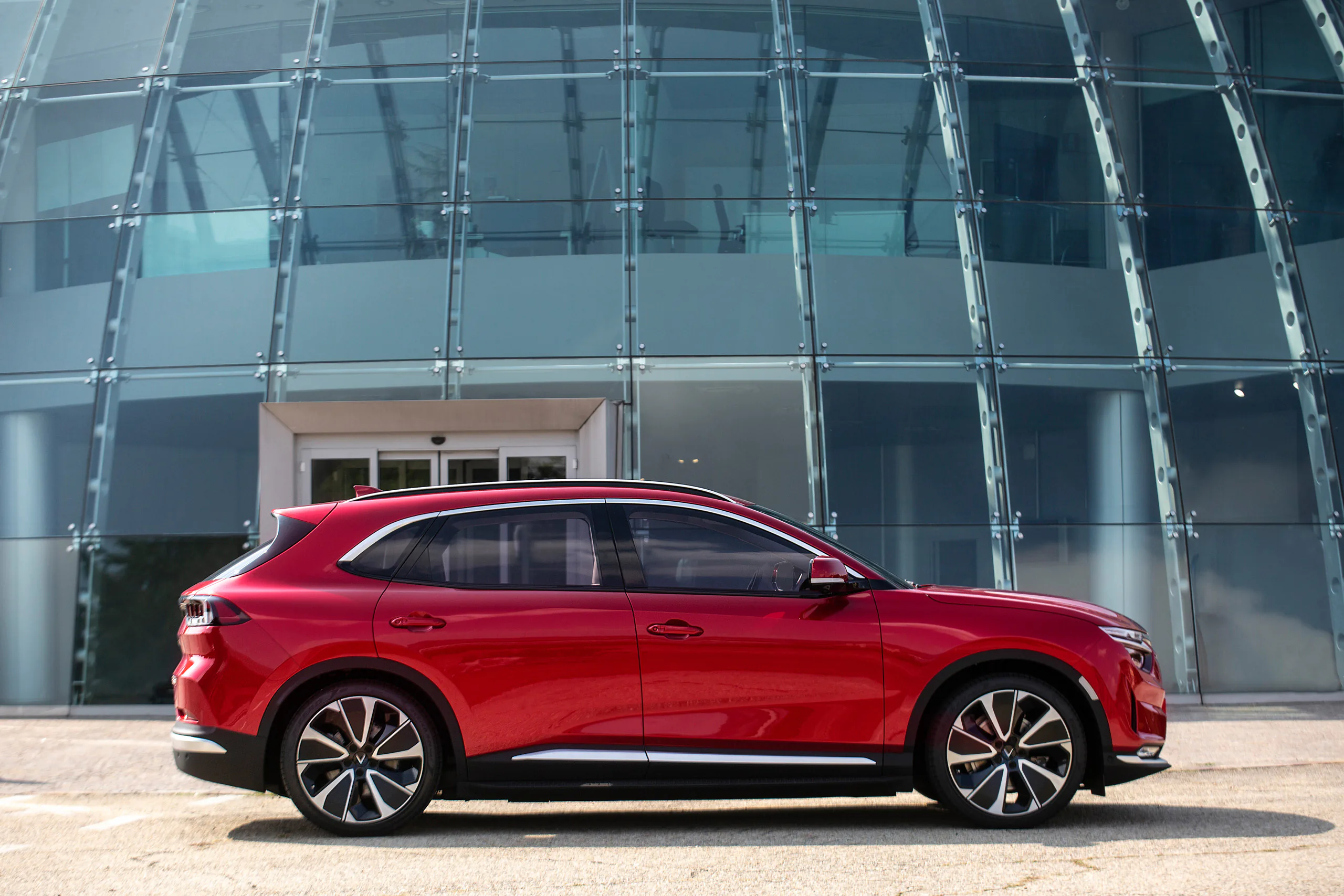 Vinfast ra mắt thương hiệu xe điện tại Los Angeles Auto show 2021