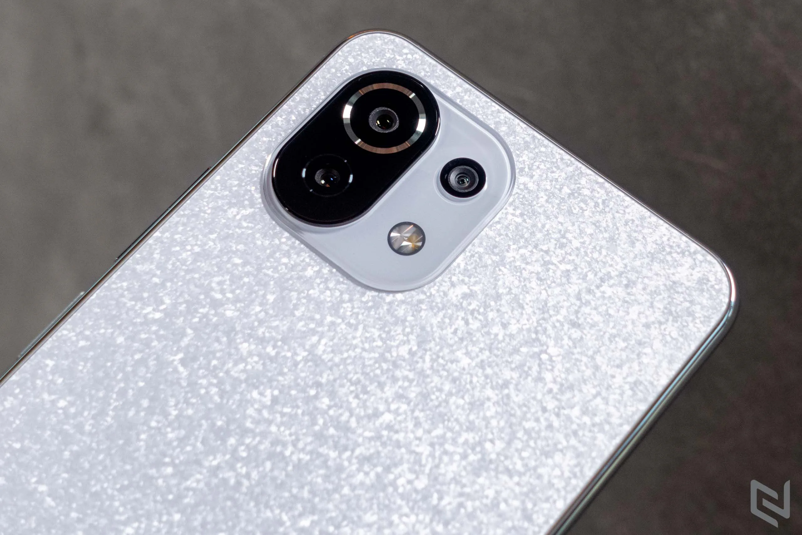 Mở hộp sản phẩm đặc biệt Xiaomi 11 Lite 5G NE cùng dây chuyền Swarovski tinh tế