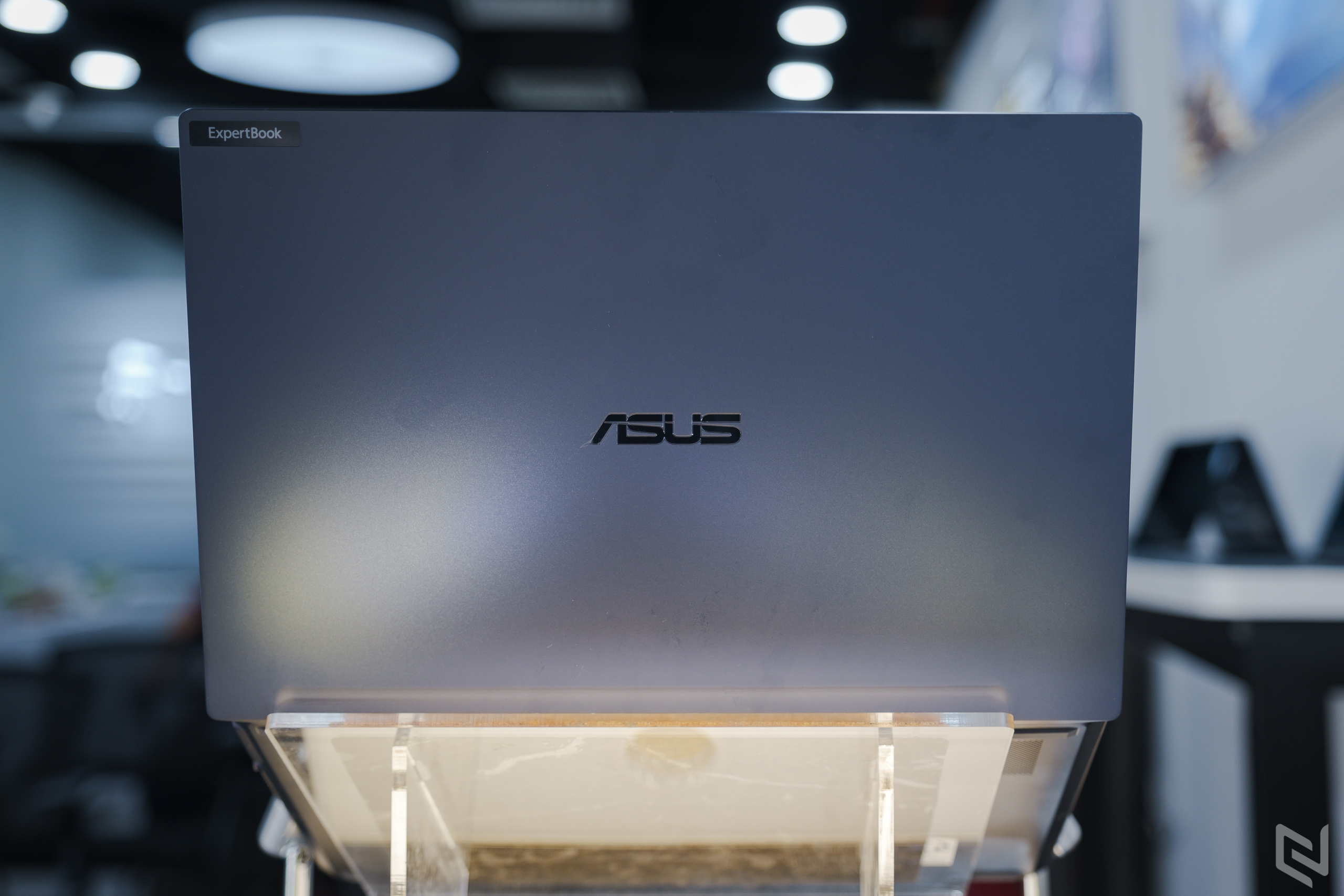 ASUS ra mắt ExpertBook B5 OLED Series với thông điệp “Khơi Sắc Màu Thành Công”