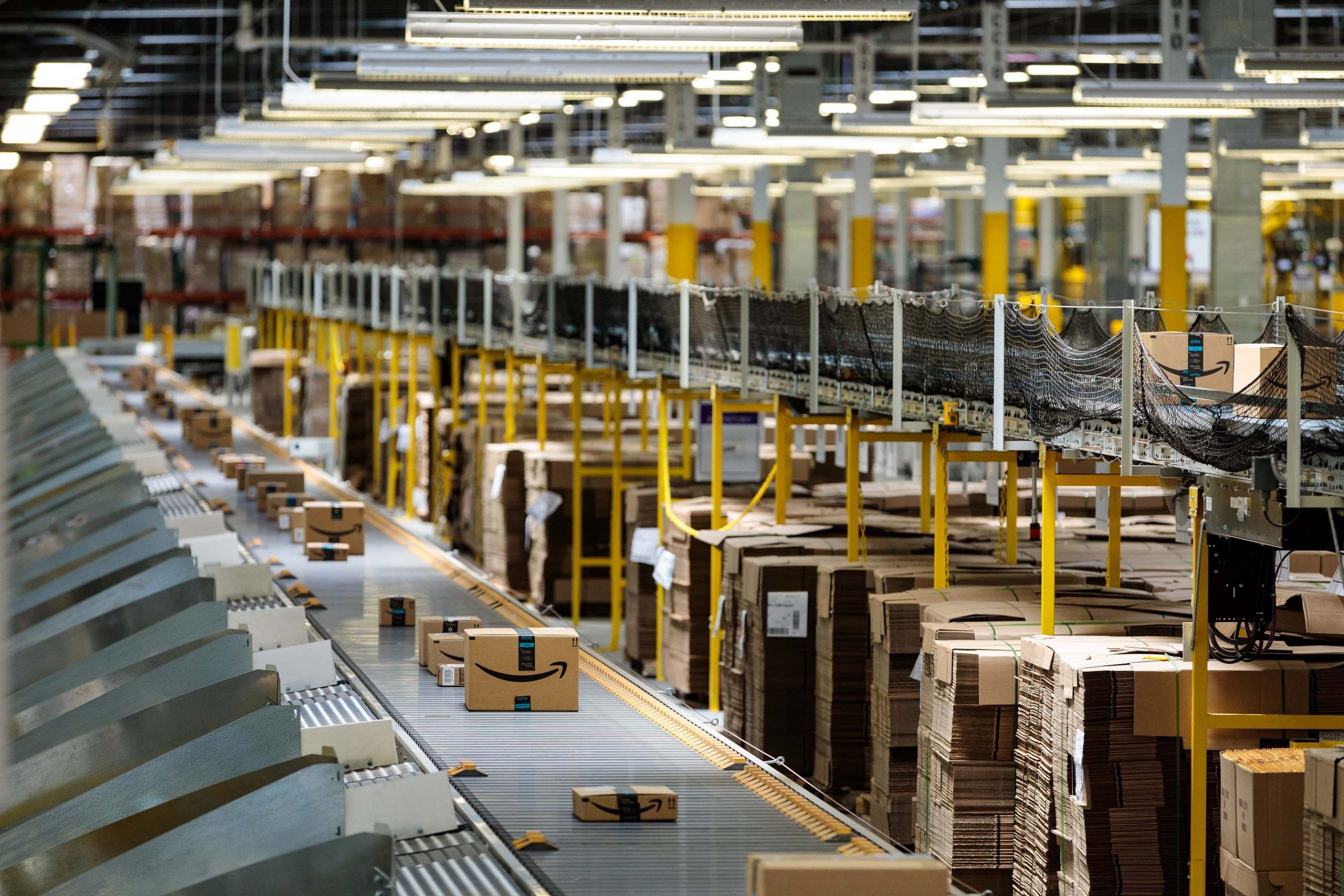 Amazon công bố Báo cáo Hoạt động dành cho Doanh nghiệp vừa và nhỏ Việt Nam năm 2021: gần 7.2 triệu sản phẩm của đối tác bán hàng Việt Nam đã được bán cho khách hàng Amazon trên khắp thế giới trong một năm