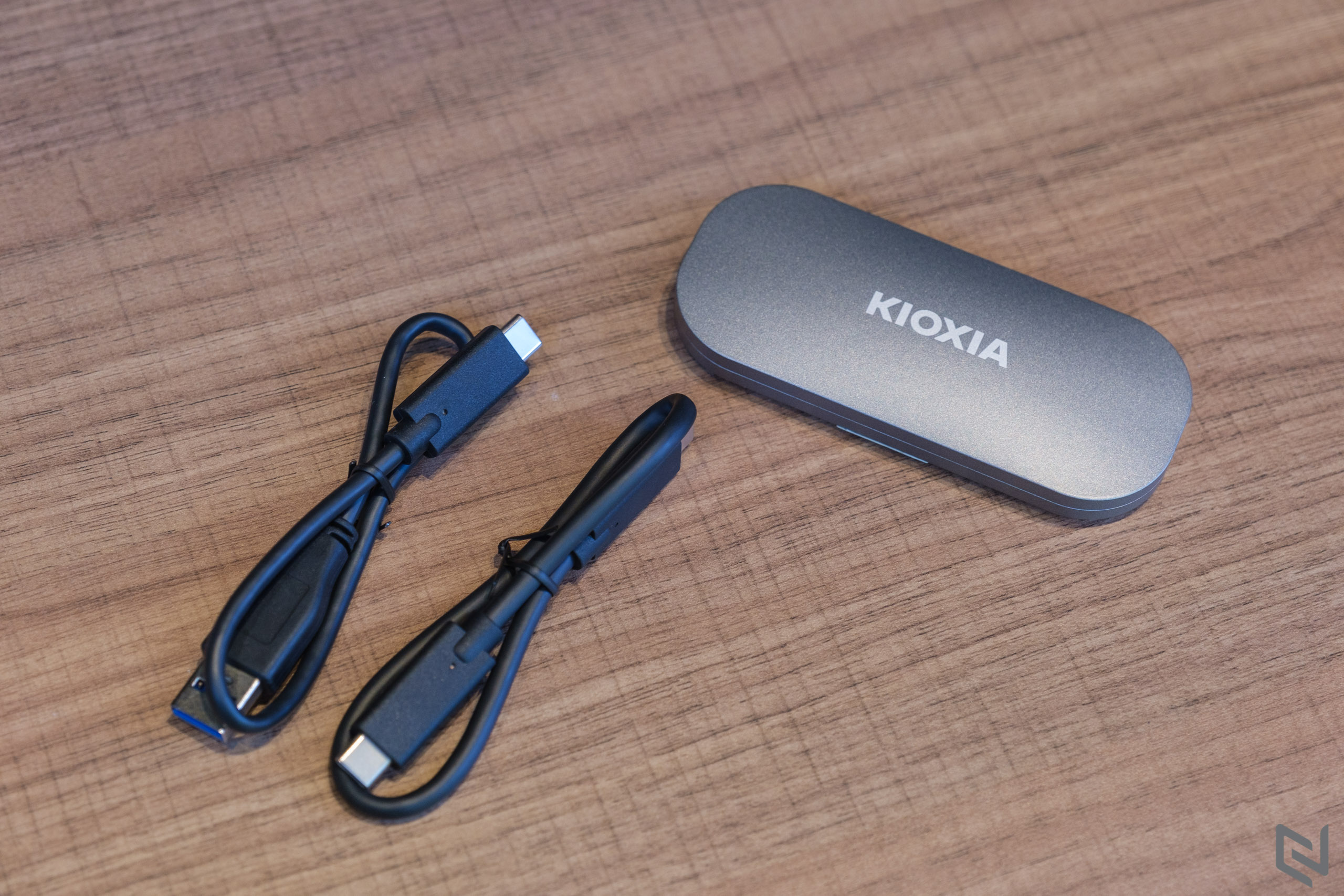 Trên tay SSD di động Kioxia Exceria Plus cùng USB TransMemory U366, bộ đôi hoàn hảo cho công việc cần lưu trữ di động
