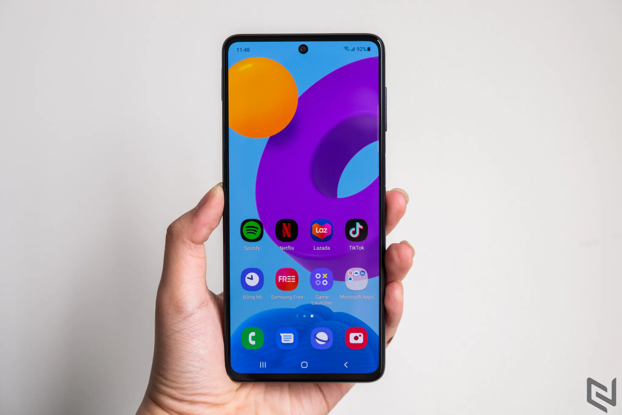 Trên tay Samsung Galaxy M52 5G: Cấu hình mạnh mẽ, kết nối 5G và pin khủng 5000mAh