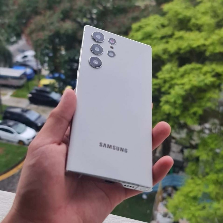 Tiếp tục xuất hiện ảnh dummy Samsung Galaxy S22 Ultra và có tin đồn máy sẽ có bộ nhớ 1TB