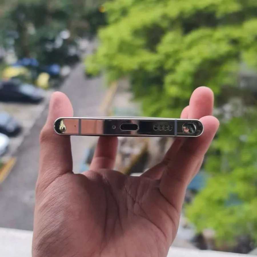 Tiếp tục xuất hiện ảnh dummy Samsung Galaxy S22 Ultra và có tin đồn máy sẽ có bộ nhớ 1TB