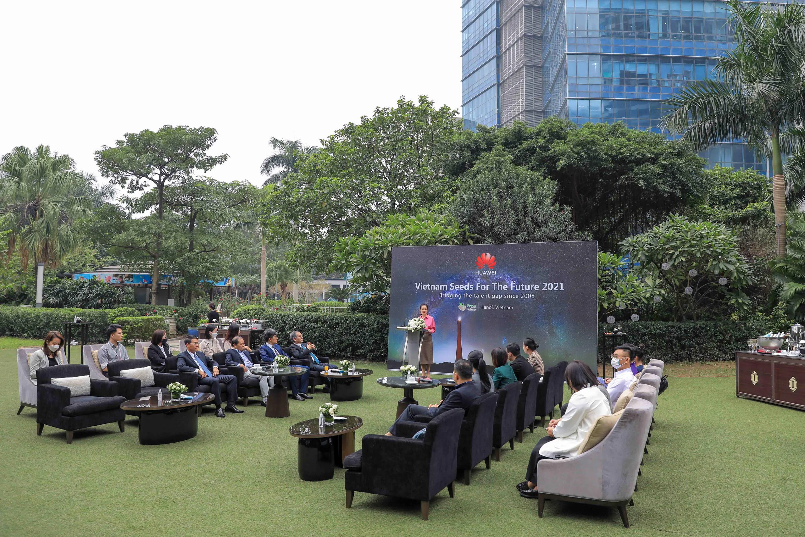 Huawei Việt Nam đào tạo 27 sinh viên ICT ưu tú trong chương trình Hạt giống cho Tương lai 2021