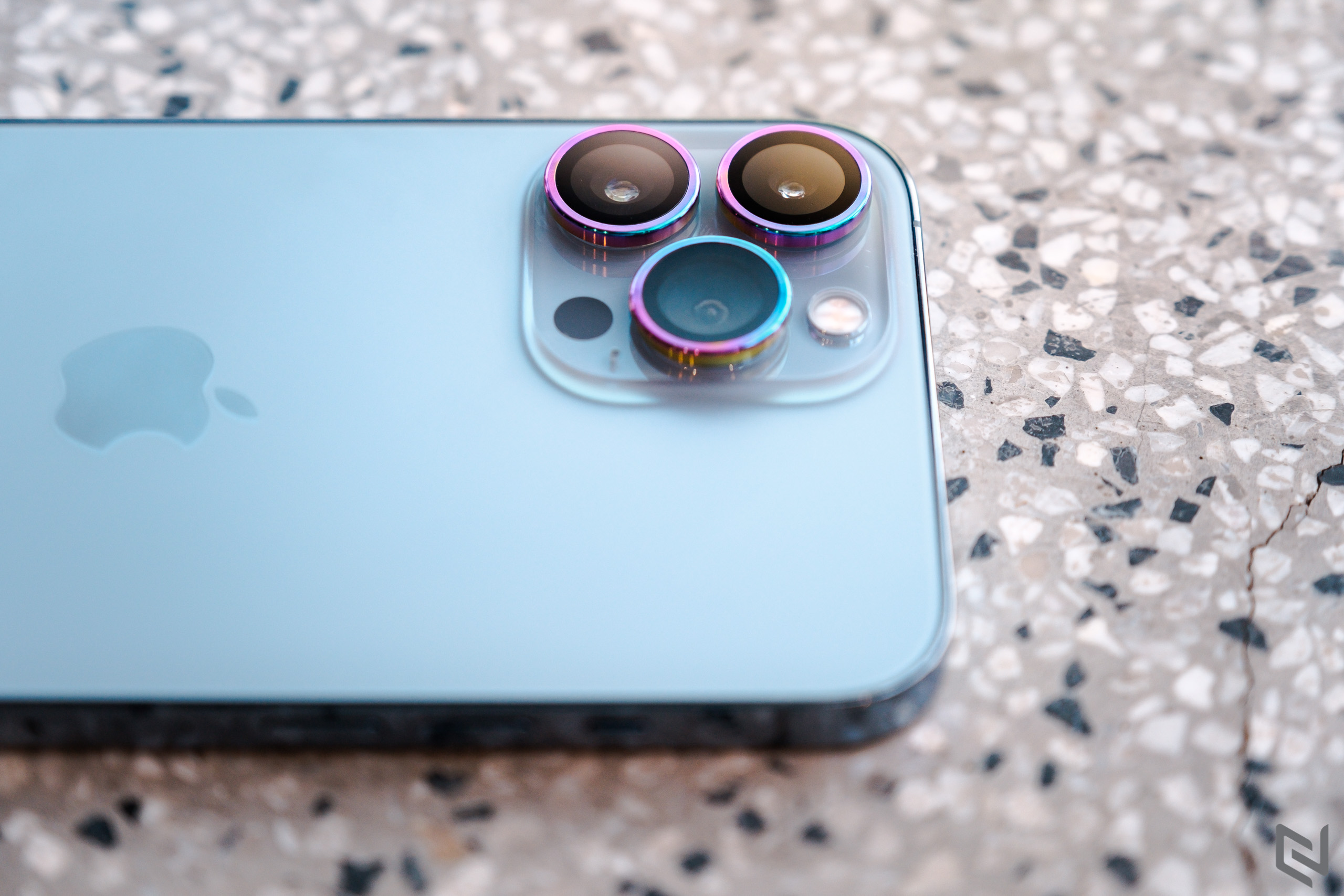 Trên tay bộ viền bảo vệ camera và kính cường lực iPhone 13 Pro Max HODA Sapphire