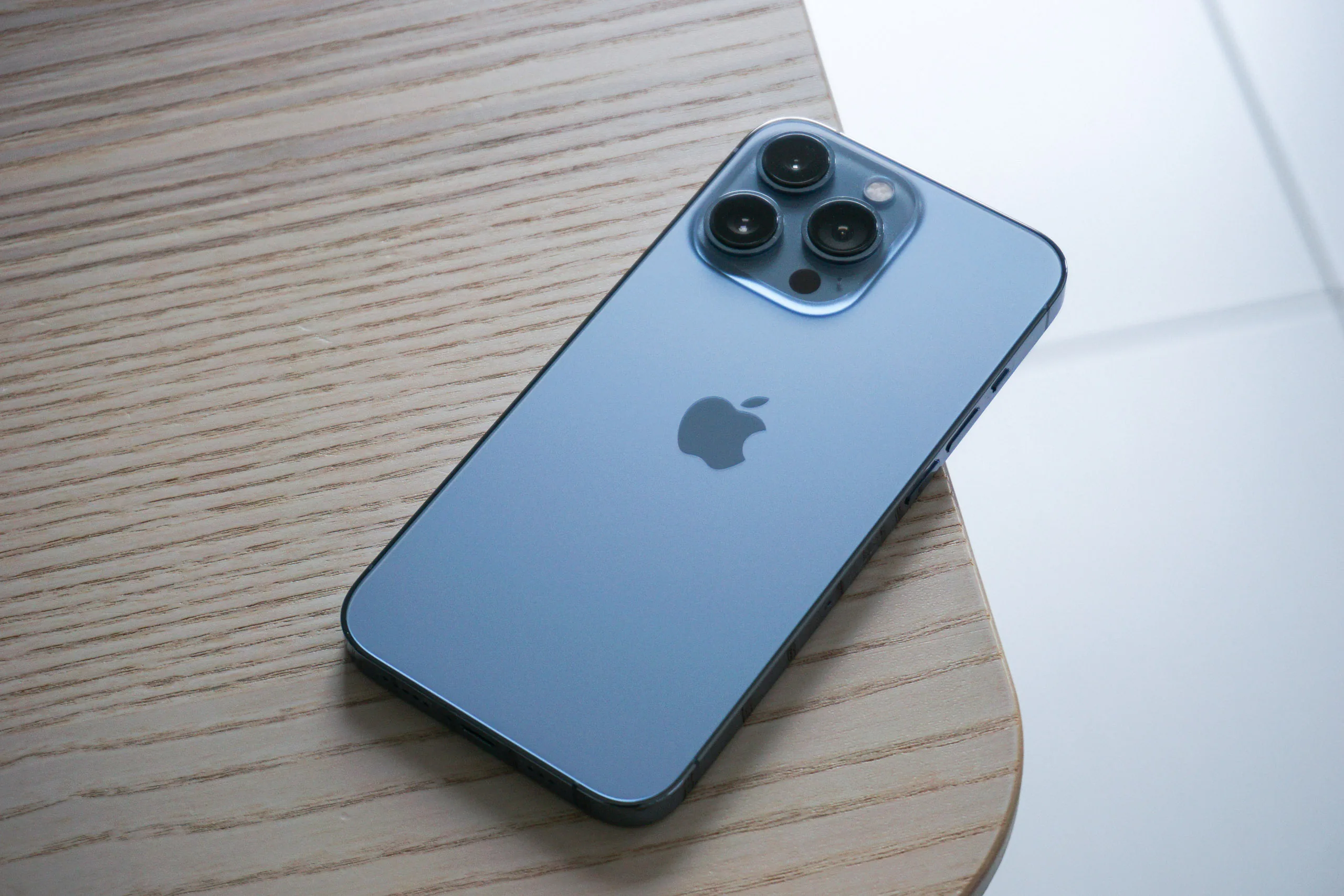 Bảng giá iPhone tháng 11/2023: iPhone 15 Pro Max từ 33.29 triệu, iPhone 14 Pro Max giá 26.59 triệu
