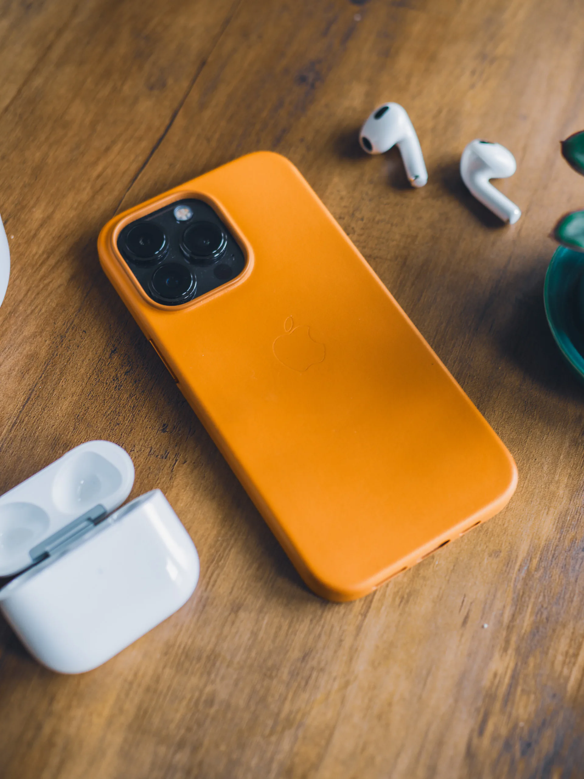 Tin đồn: Apple sẽ sớm loại bỏ khe SIM vật lý trên iPhone 14