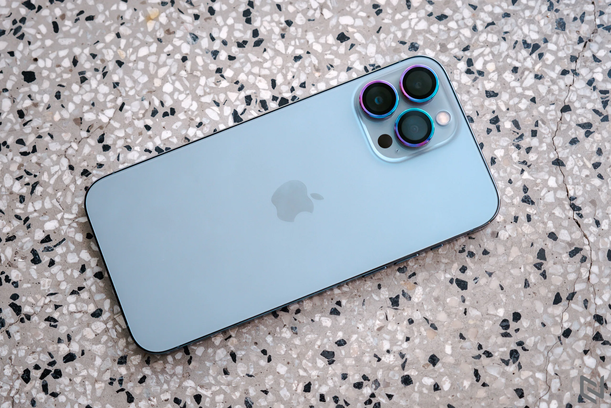 Trên tay bộ viền bảo vệ camera và kính cường lực iPhone 13 Pro Max HODA Sapphire