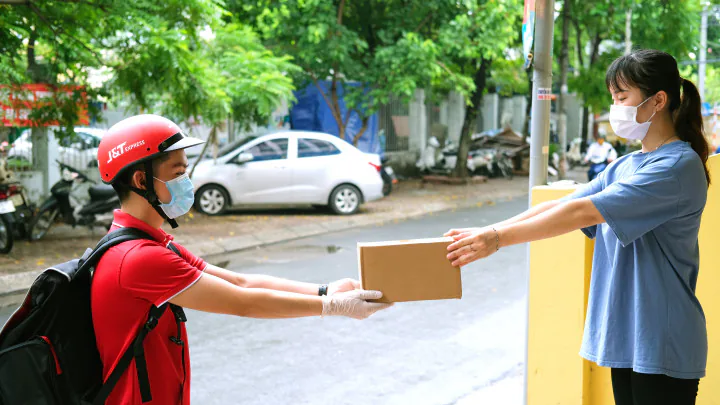 Đâu là yếu tố giữ chân và thu hút nhân sự ngành chuyển phát nhanh mùa cuối năm?