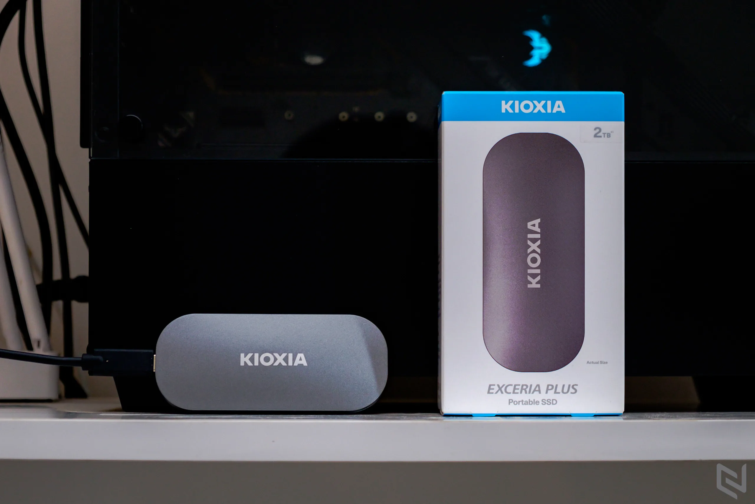 Trên tay SSD di động Kioxia Exceria Plus cùng USB TransMemory U366, bộ đôi hoàn hảo cho công việc cần lưu trữ di động