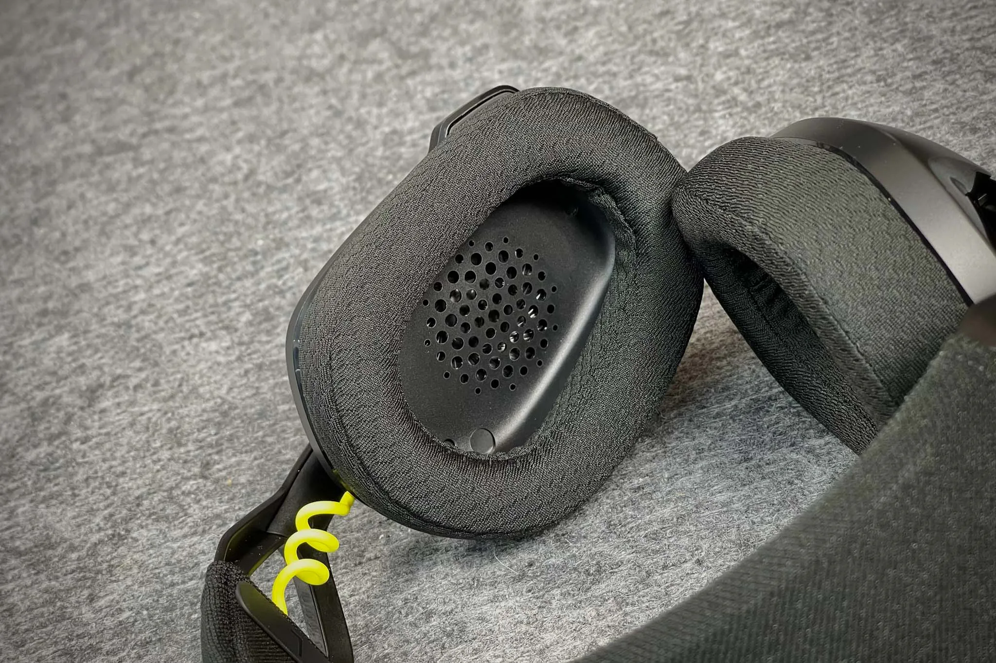 Logitech G trình làng tai nghe chơi game không dây siêu nhẹ giá rẻ G435