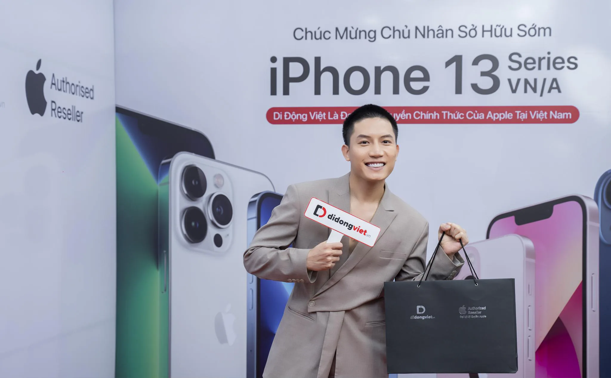 Nhiều điện thoại, phụ kiện công nghệ giảm tới 50% đón Tết Dương lịch 2022