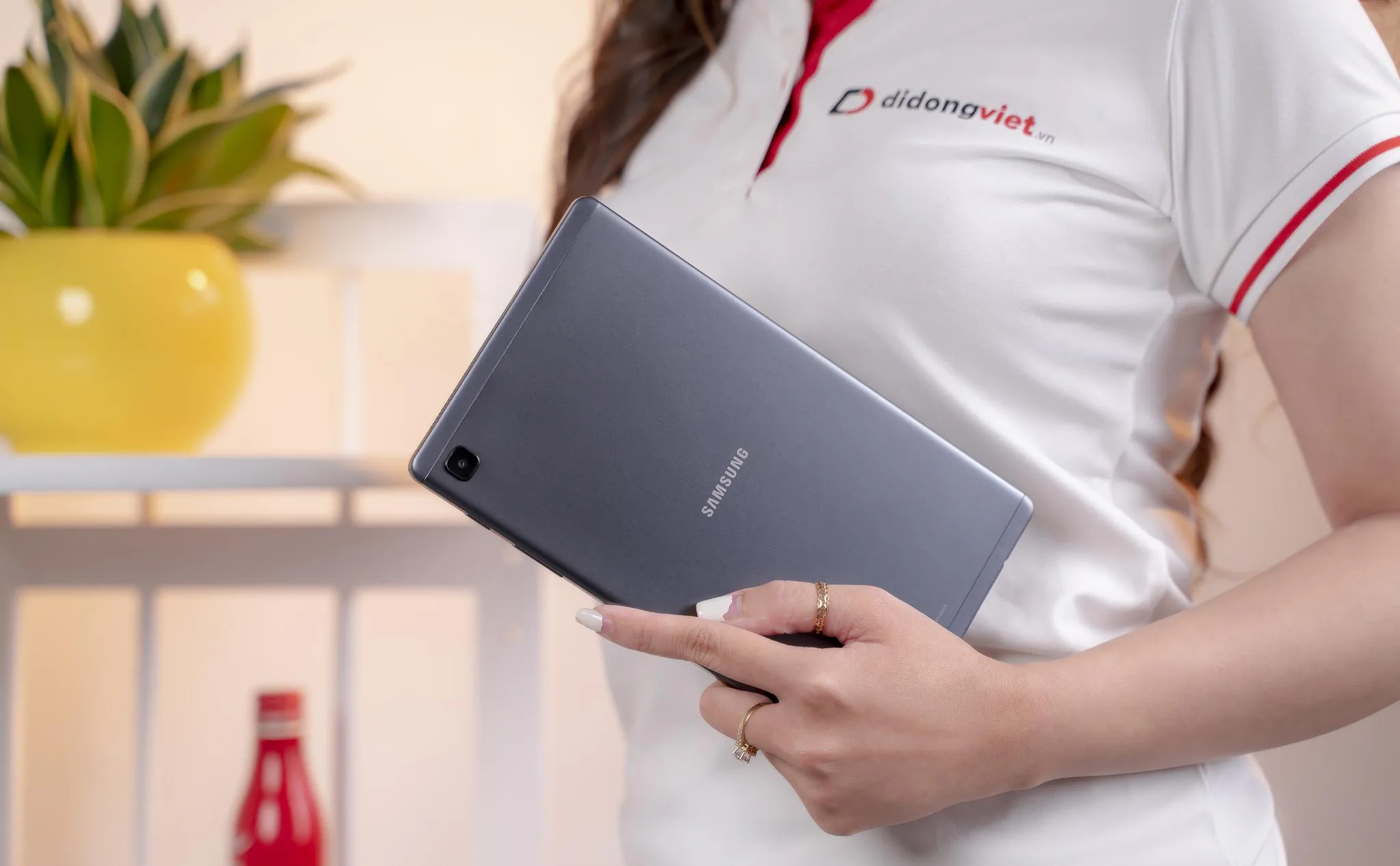 Nhiều điện thoại, tablet, phụ kiện công nghệ giảm đến 54% dịp đón Giáng sinh