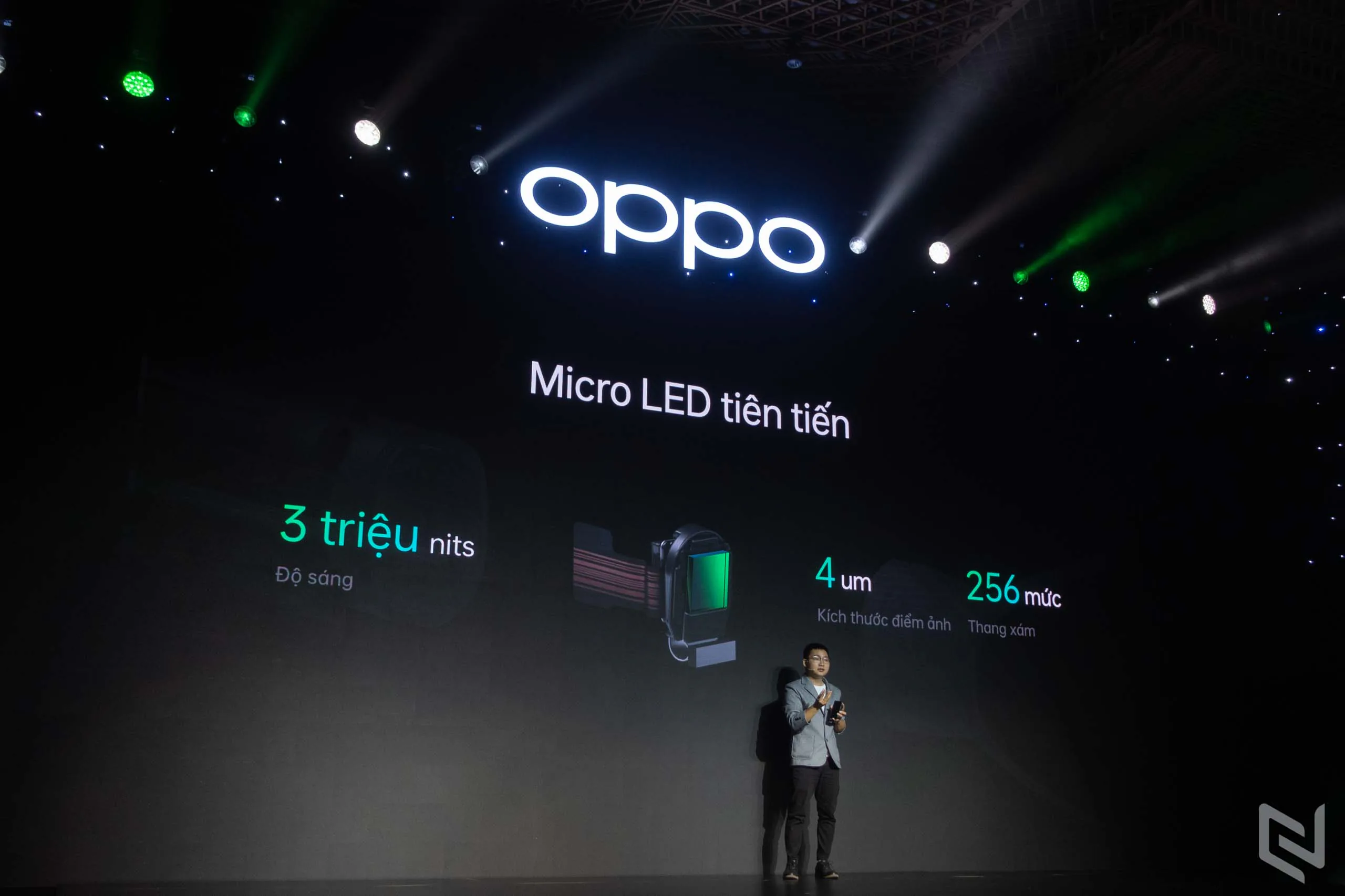 OPPO giới thiệu Air Glass, với thiết kế cánh ve sầu sáng tạo và trang bị máy chiếu siêu nhỏ Spark