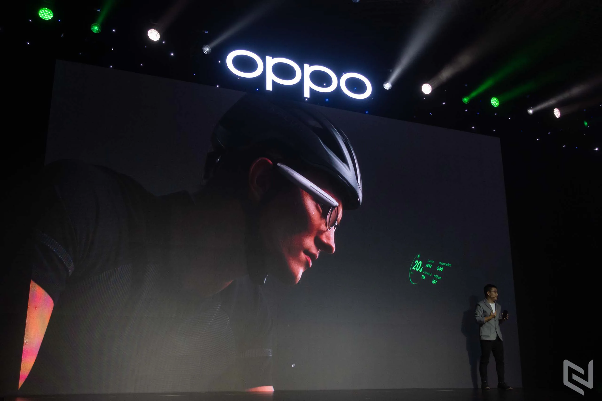 OPPO giới thiệu Air Glass, với thiết kế cánh ve sầu sáng tạo và trang bị máy chiếu siêu nhỏ Spark
