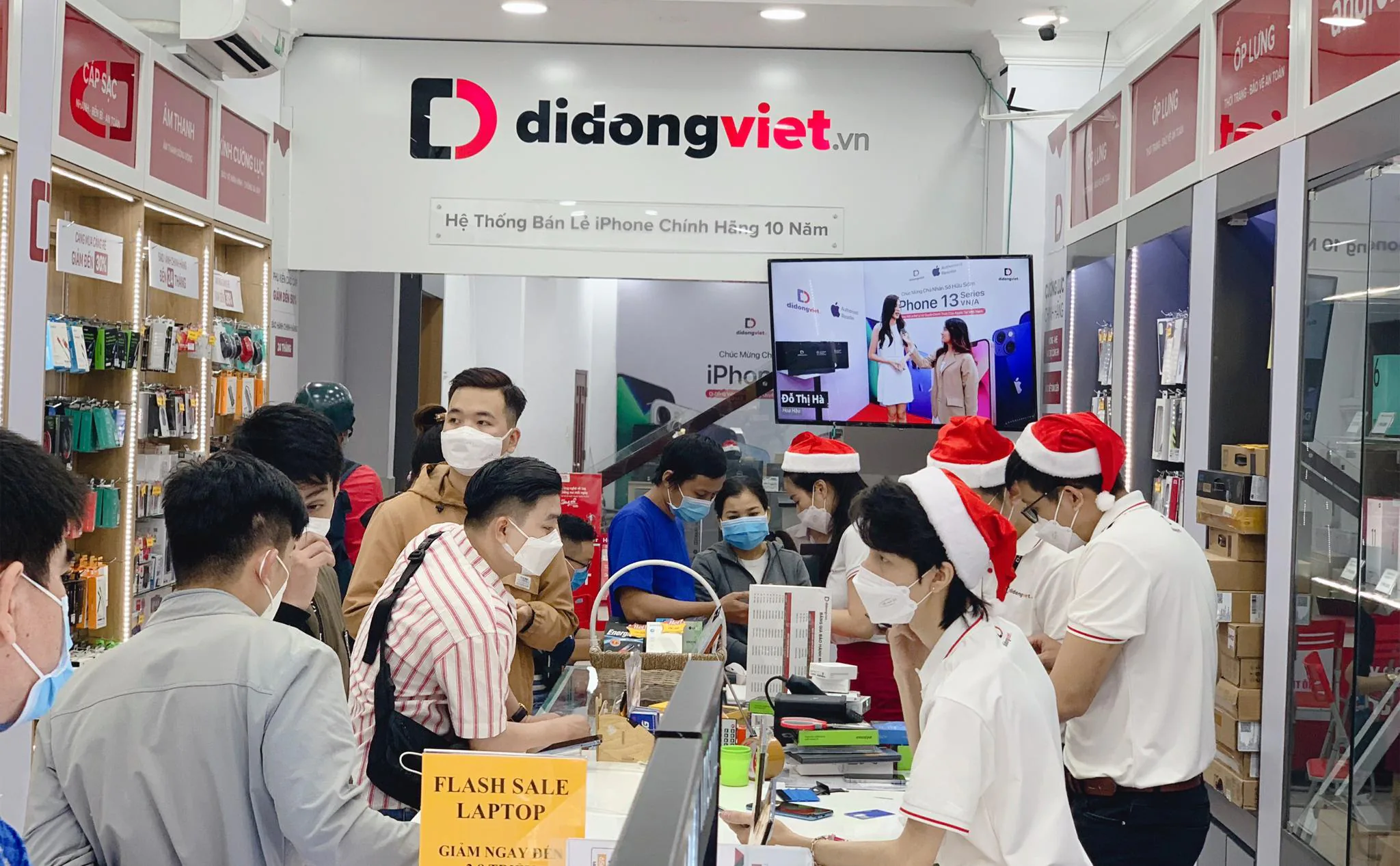Smartphone, laptop, phụ kiện giảm đến 64% , kích cầu thị trường cuối năm bằng khung giờ giá sốc giảm thêm