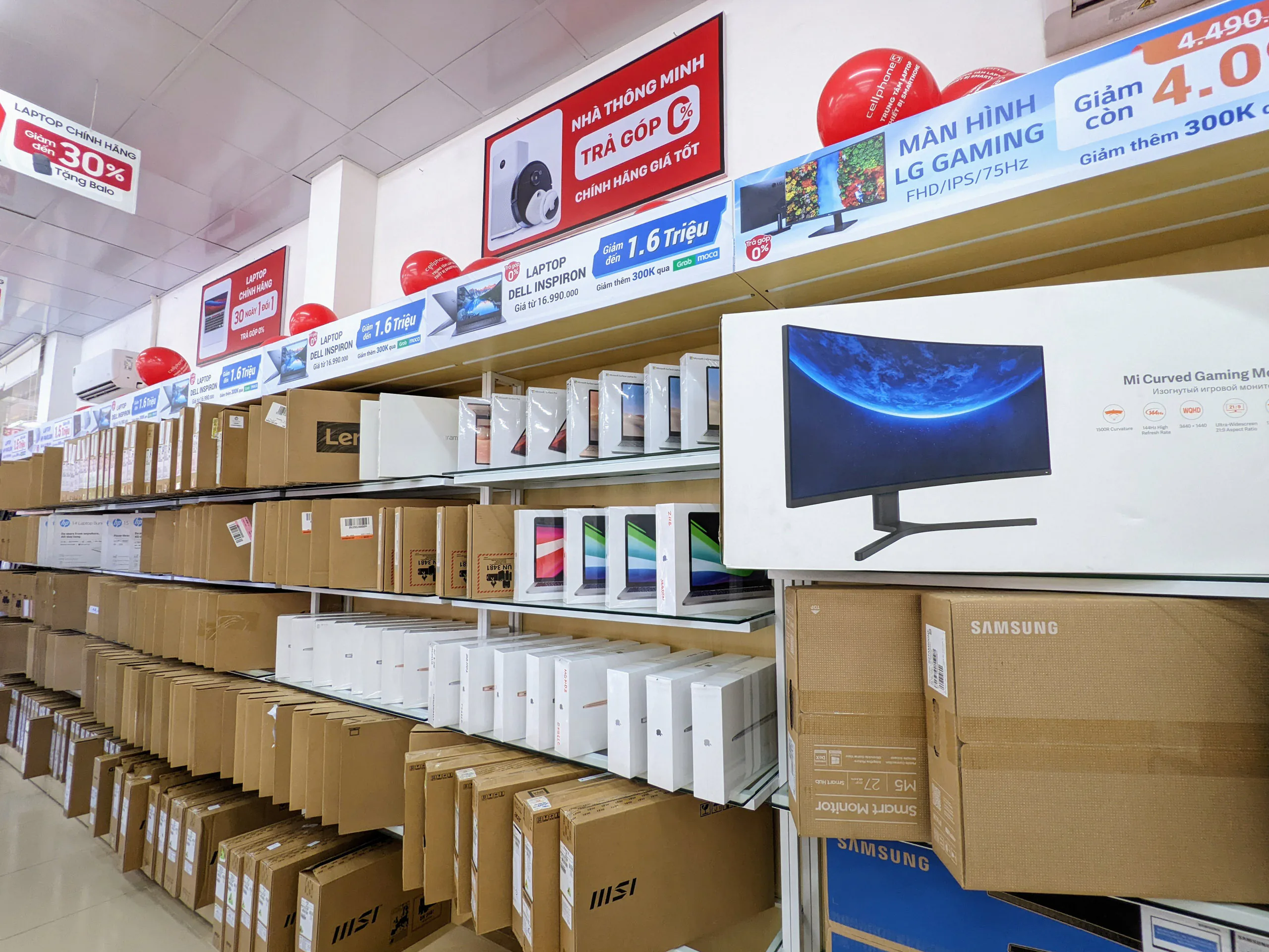 CellphoneS khai trương đồng loạt 12 Trung tâm laptop - thiết bị nhà thông minh.
