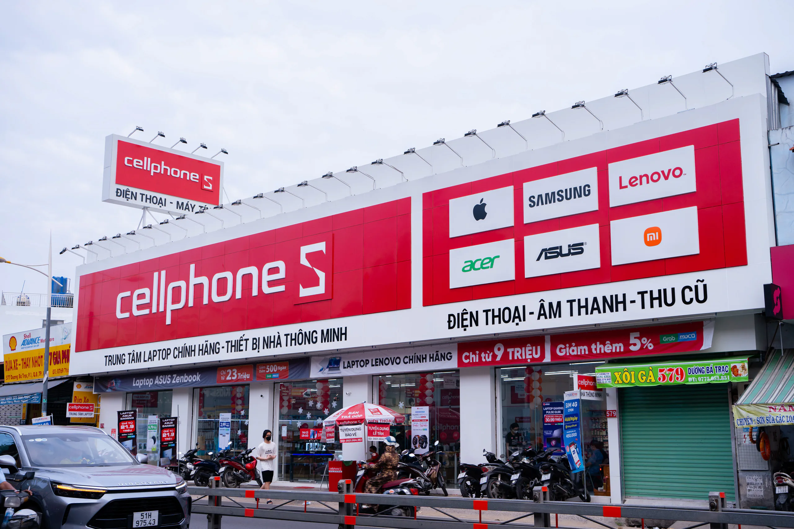 CellphoneS khai trương đồng loạt 12 Trung tâm laptop - thiết bị nhà thông minh.
