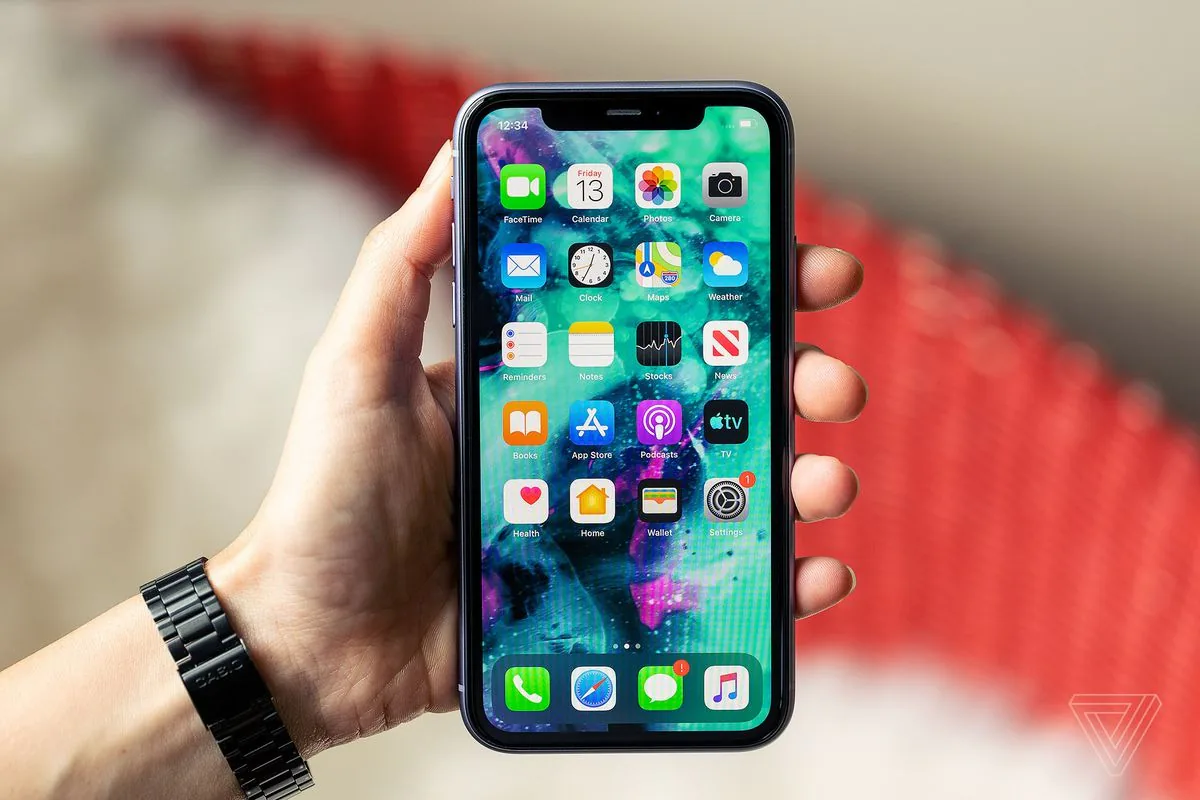 Báo cáo cho biết Apple sẽ mở rộng nhà cung cấp màn hình OLED cho iPhone 15 Pro vào năm 2023