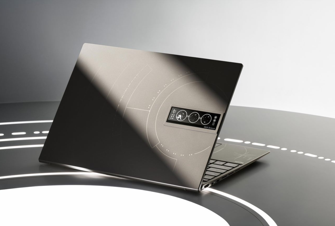 ASUS giới thiệu dải laptop ZenBook dành cho năm mới tại CES 2022