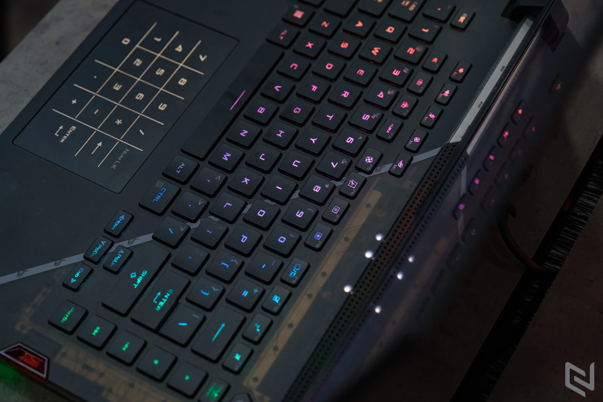 Trên tay laptop gaming ROG Strix Scar 15 2022 mới, Intel Core Gen 12 đầu tiên tại Việt Nam mạnh mẽ và ấn tượng