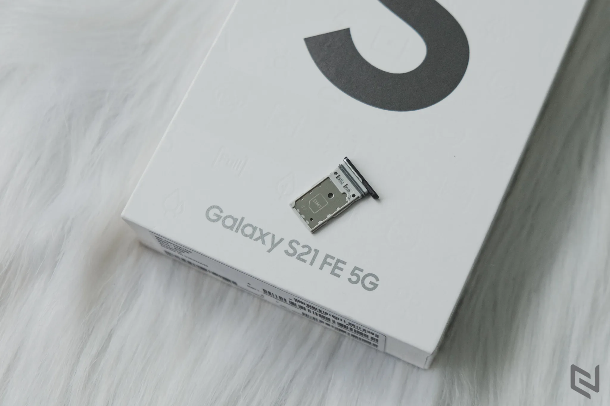 Mở hộp Samsung Galaxy S21 FE 5G: Smartphone dành cho fan với loạt tính năng cao cấp