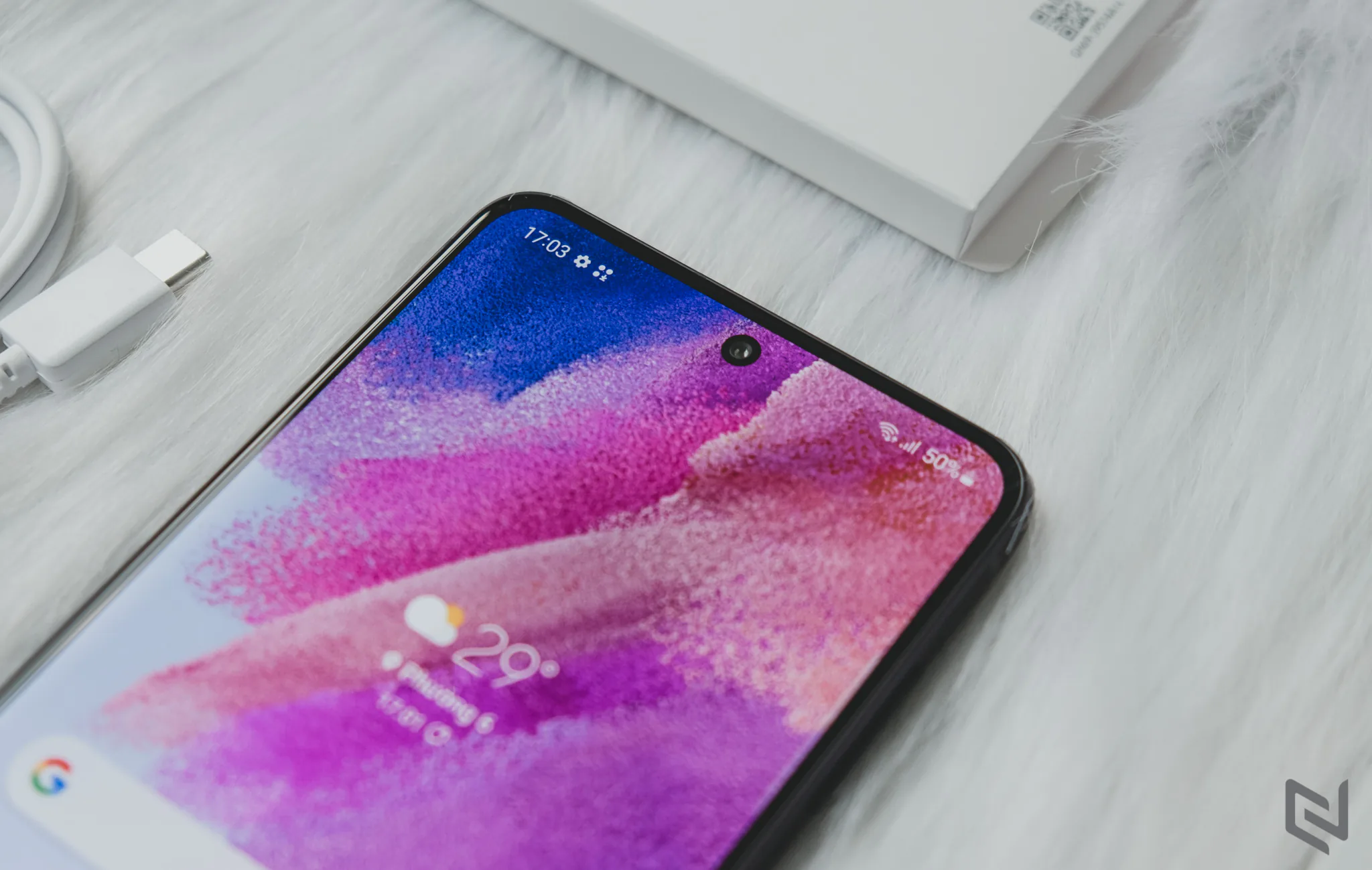Mở hộp Samsung Galaxy S21 FE 5G: Smartphone dành cho fan với loạt tính năng cao cấp