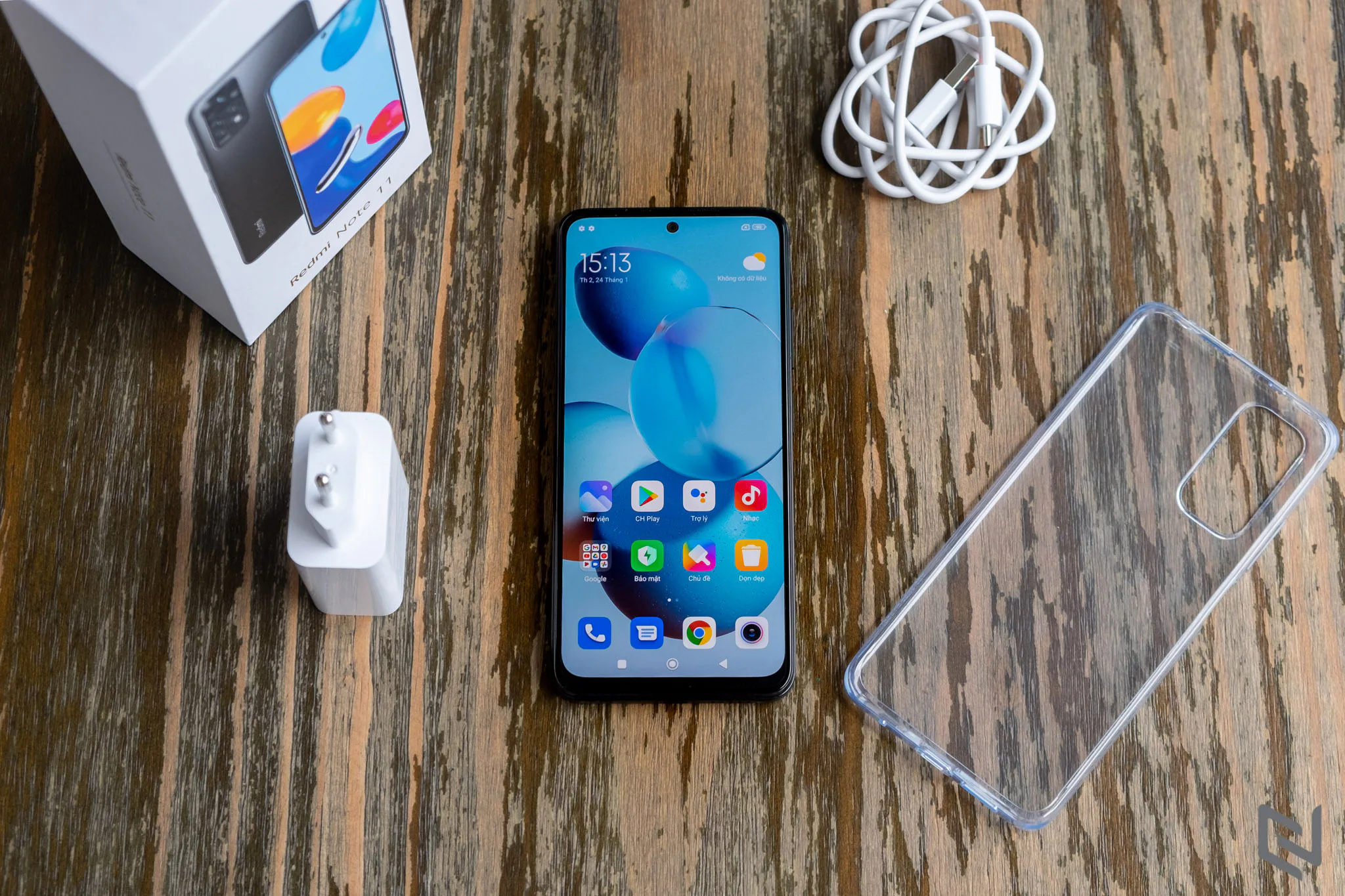 Mở hộp Redmi Note 11 - Mặt lưng nhám đẹp mắt và cao cấp, cụm camera chuyên nghiệp