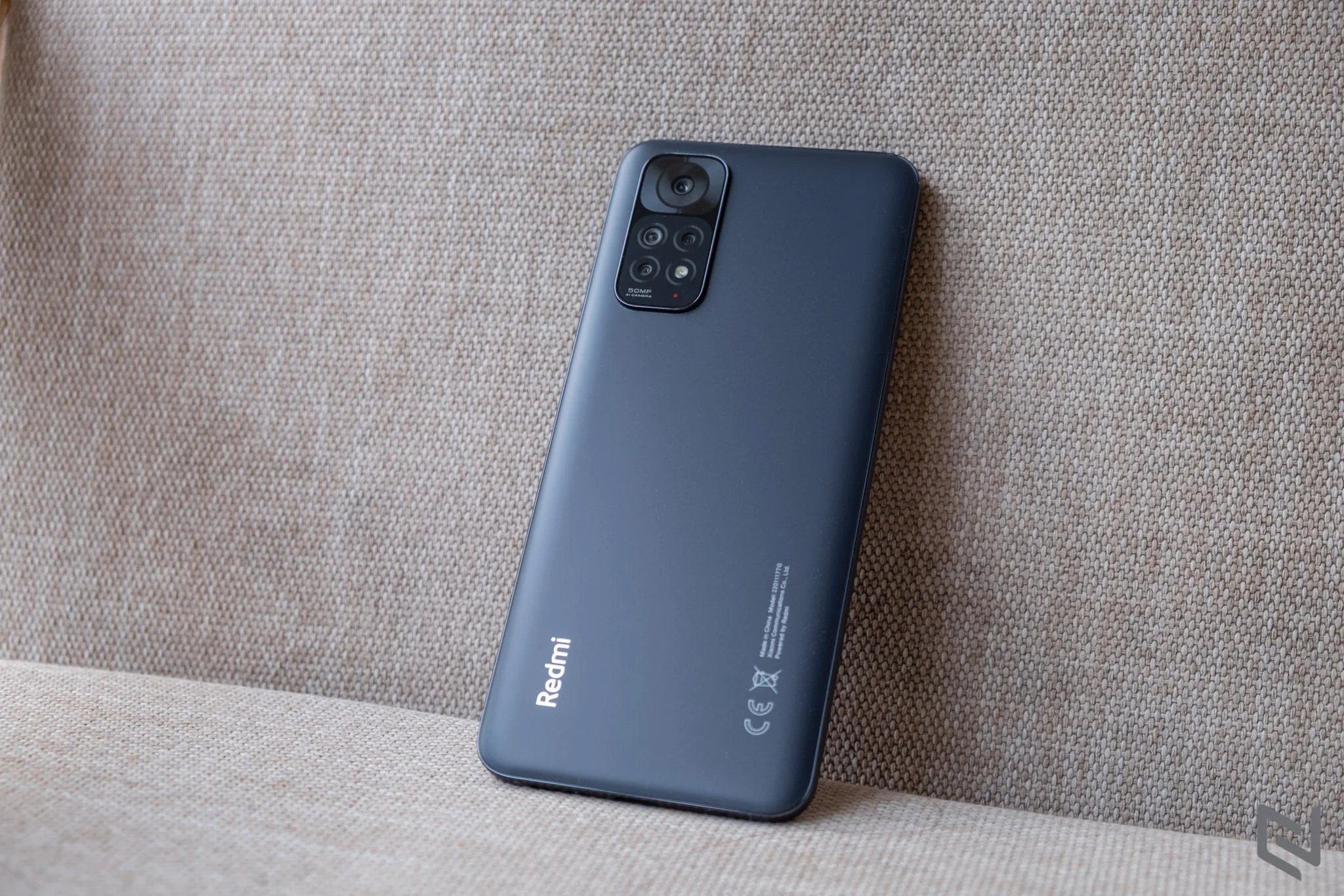 Mở hộp Redmi Note 11 - Mặt lưng nhám đẹp mắt và cao cấp, cụm camera chuyên nghiệp