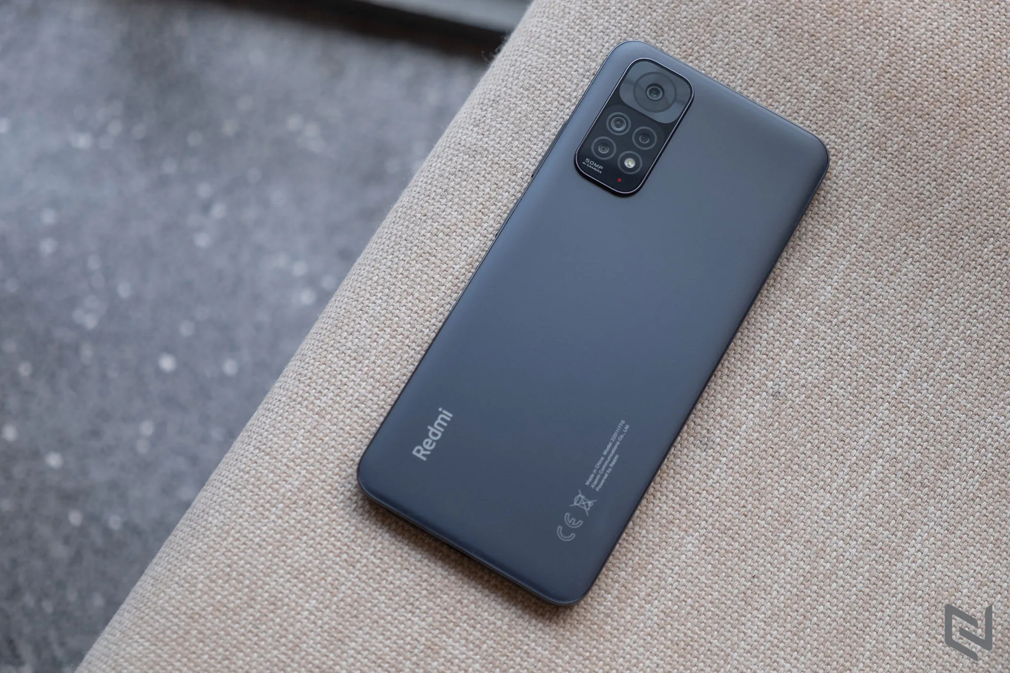 Mở hộp Redmi Note 11 - Mặt lưng nhám đẹp mắt và cao cấp, cụm camera chuyên nghiệp