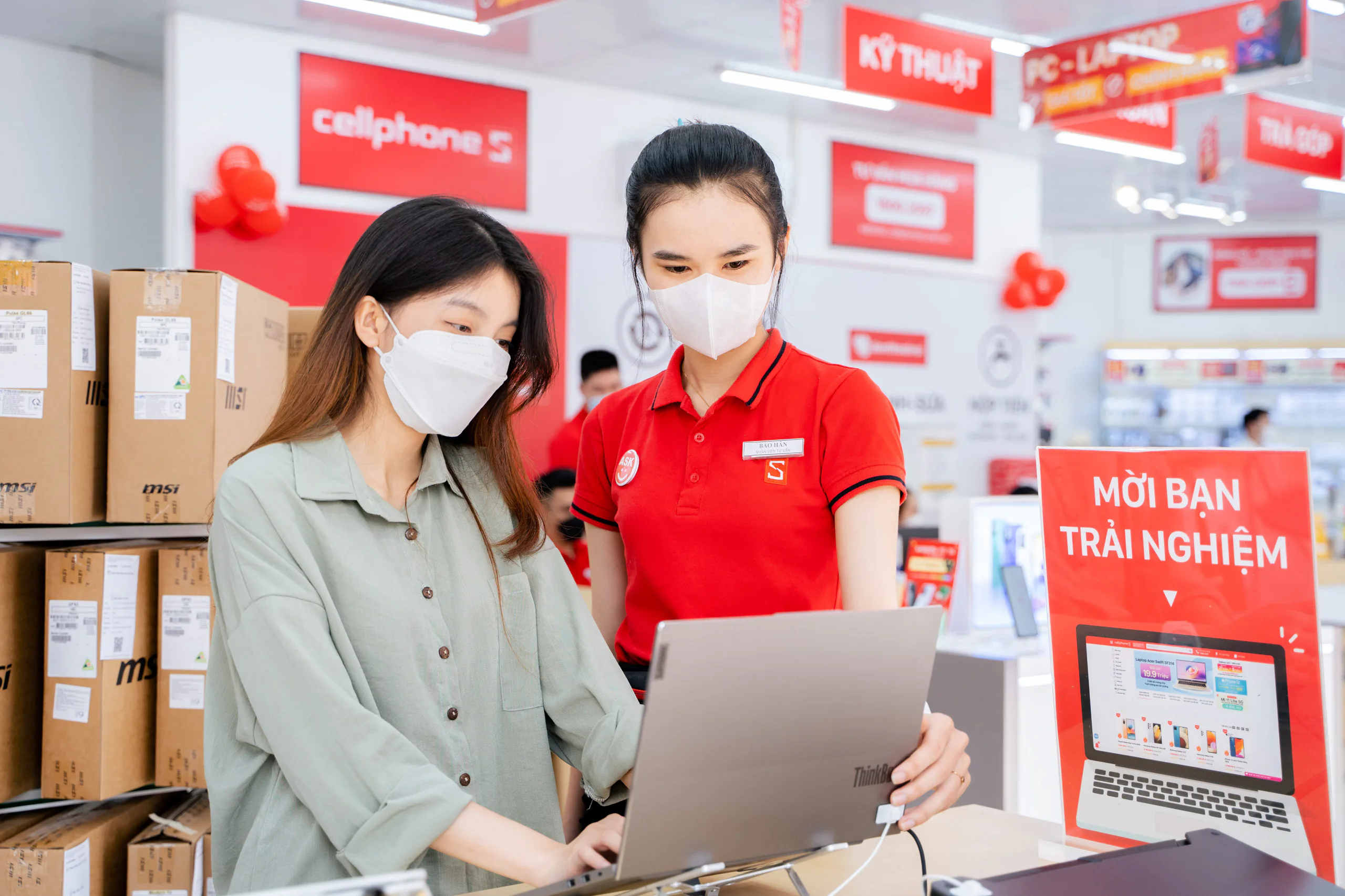 Cùng CellphoneS Tết này trao yêu thương