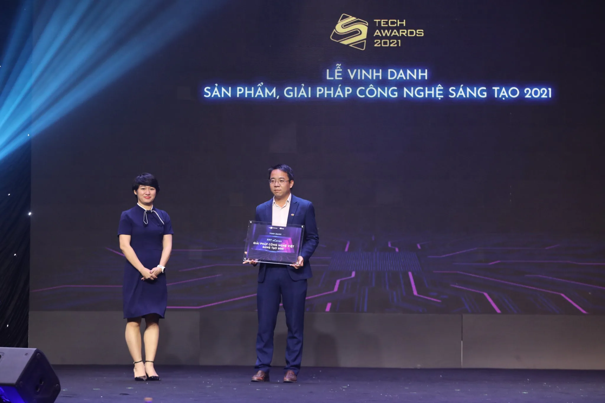 FPT eCovax và FPT OnMeeting được vinh danh Giải pháp Công nghệ sáng tạo 2021