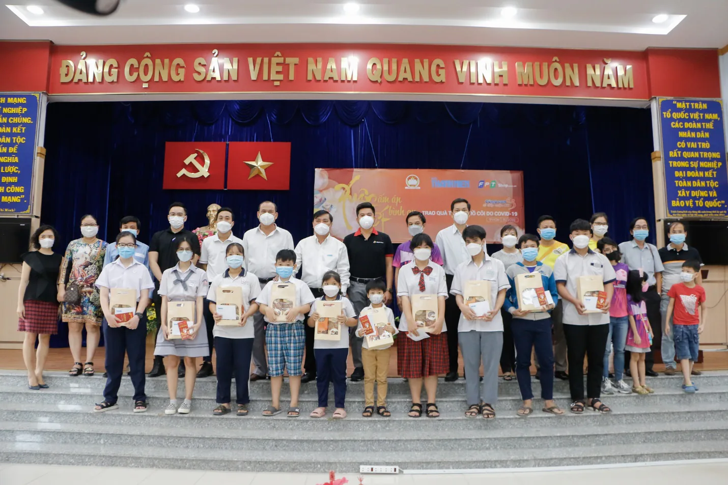 FPT Shop mang “Xuân ấm áp – Tết bình an” đến với những em nhỏ đặc biệt