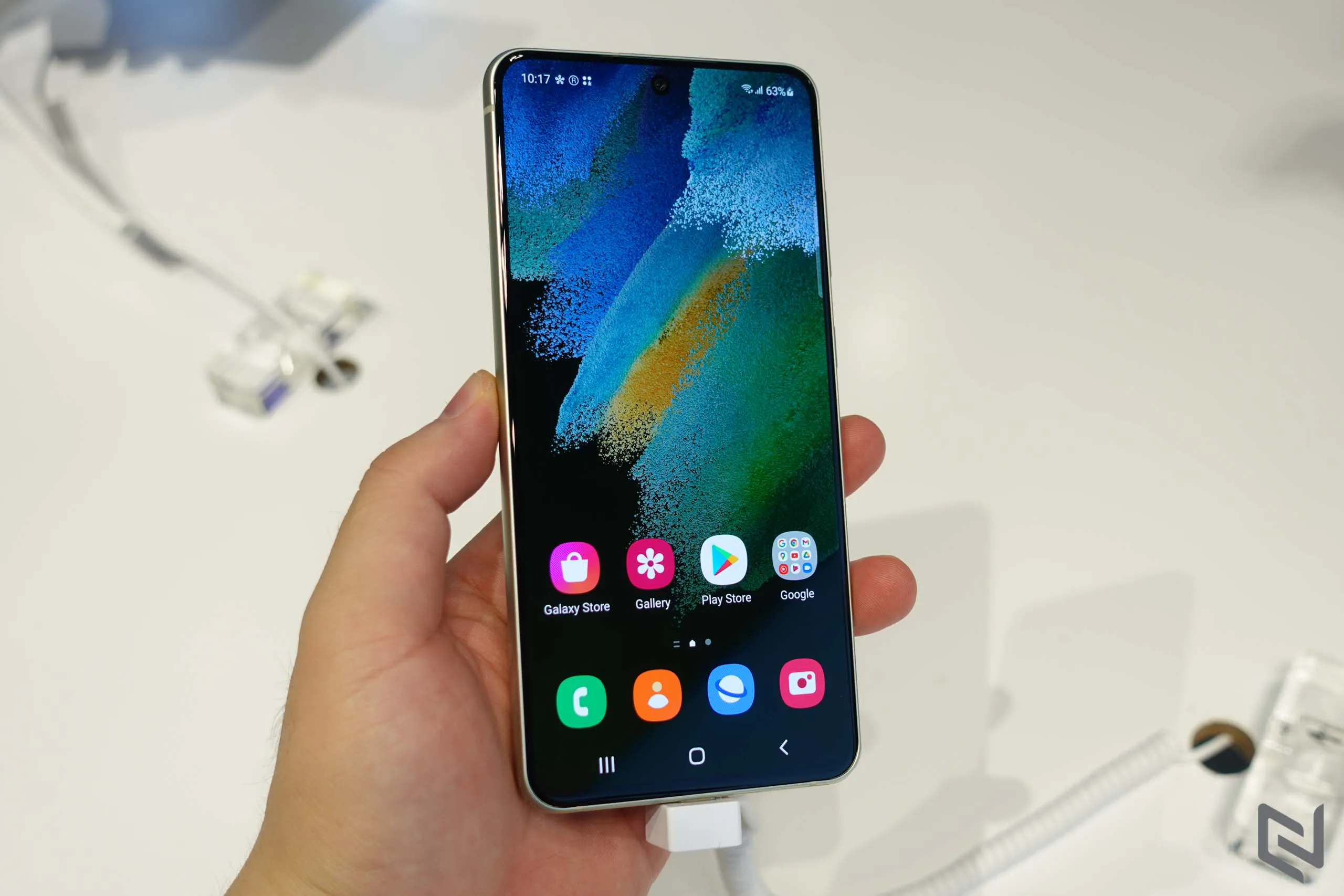 Galaxy S21 FE 5G ra mắt: Chiếc smartphone hàng đầu được thiết kế bừng khí chất cho fan hâm hộ